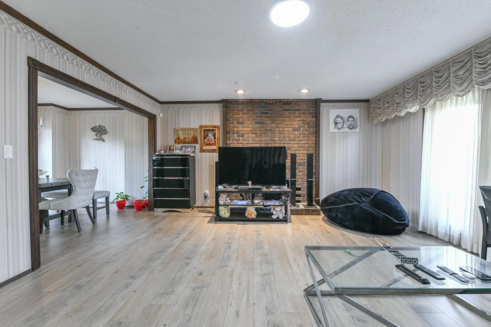 2272 Bevan Crescent