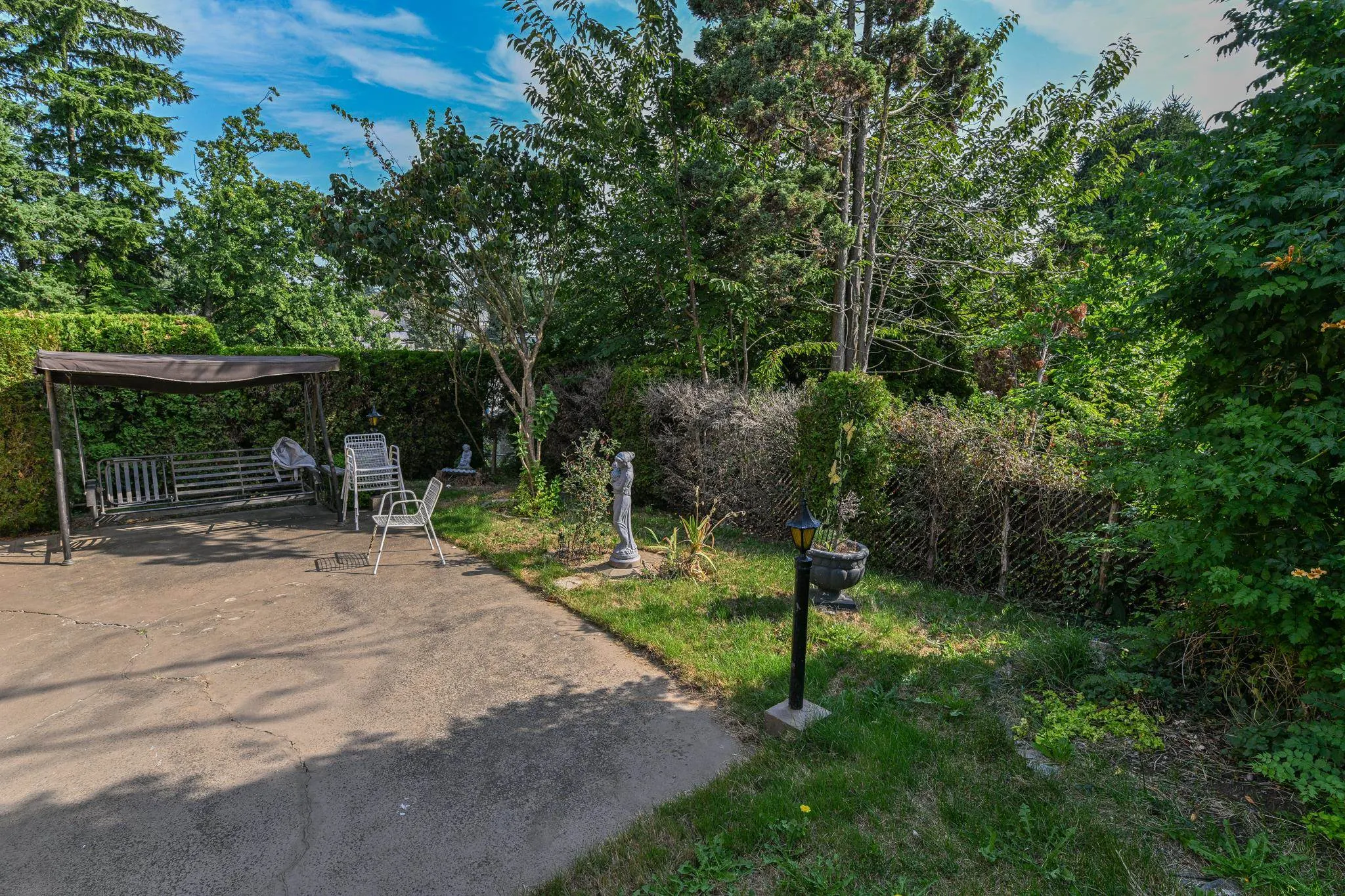 2272 Bevan Crescent