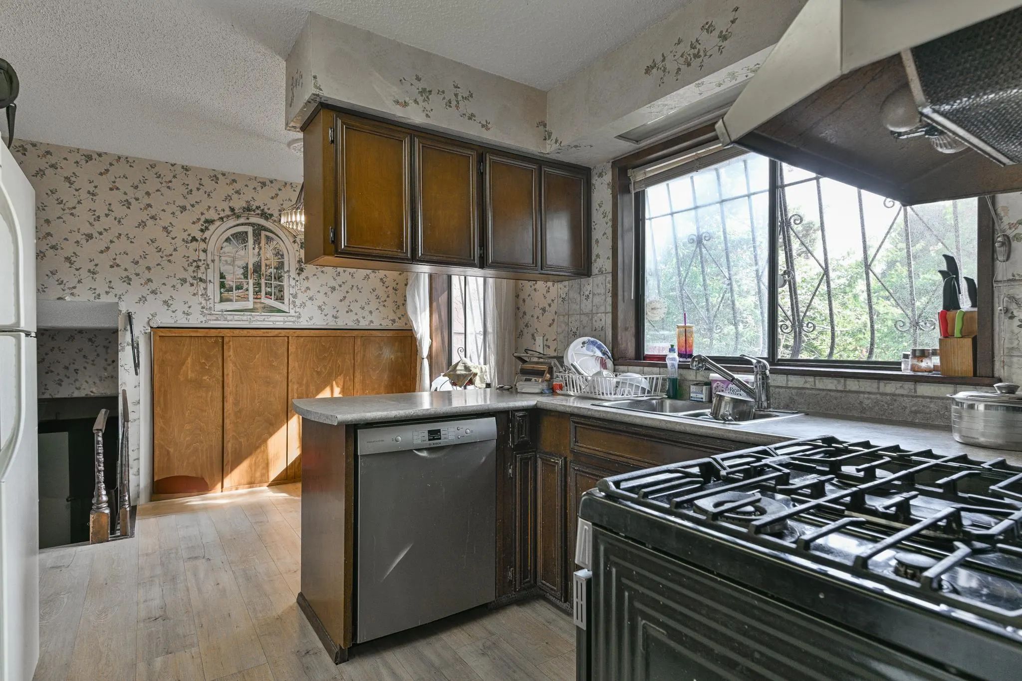 2272 Bevan Crescent