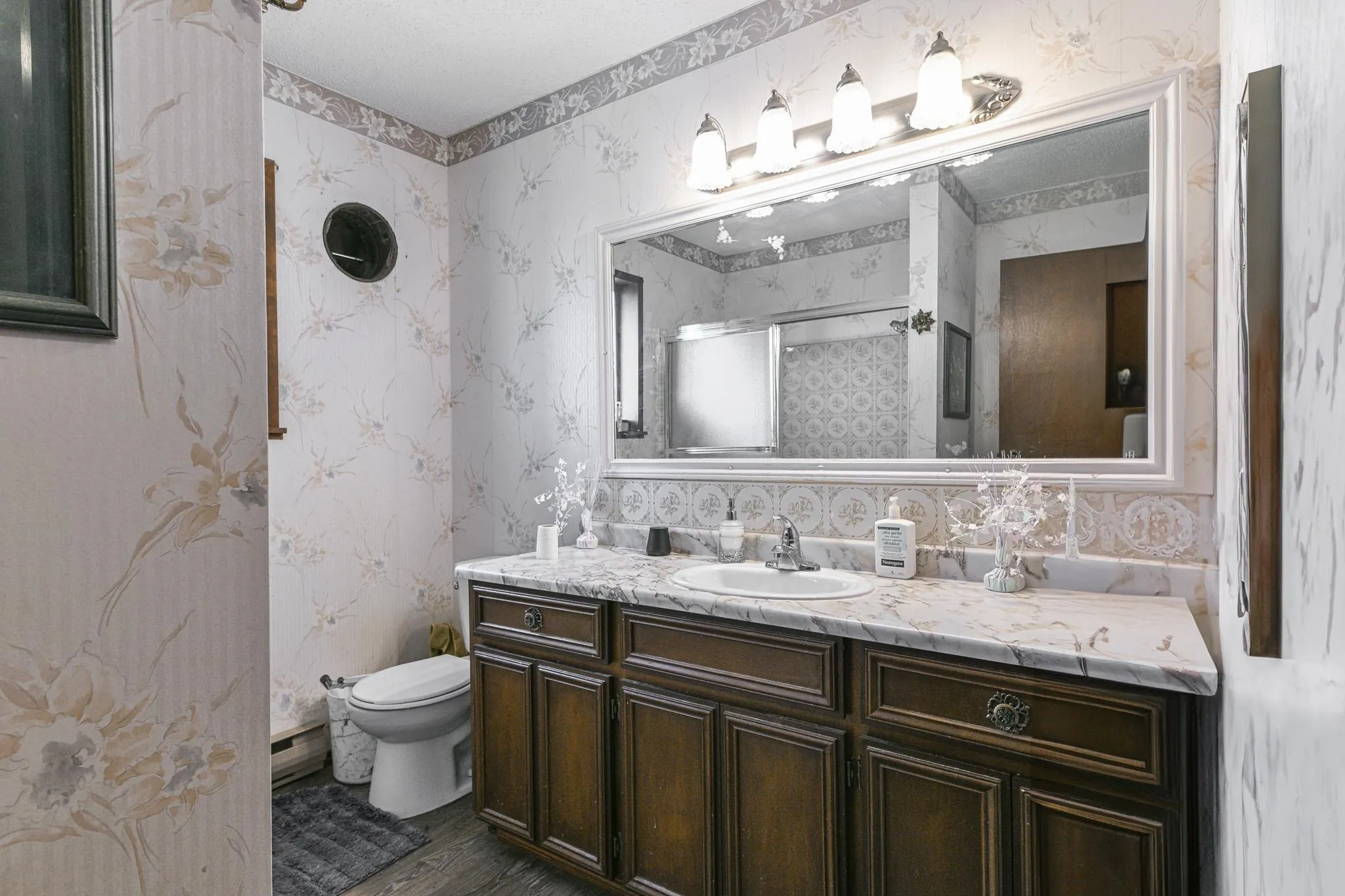 2272 Bevan Crescent