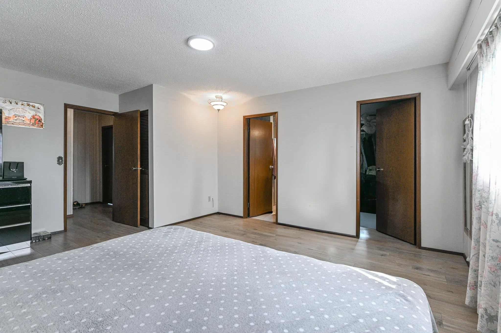 2272 Bevan Crescent