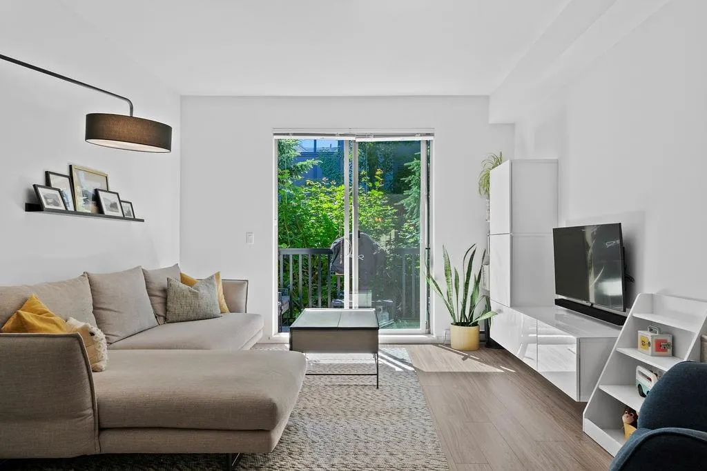 42 433 Seymour River Place