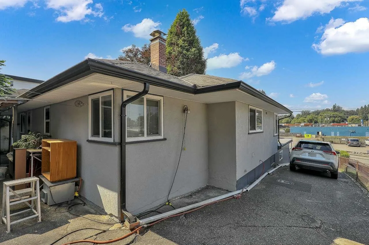 2374 Hillside Drive
