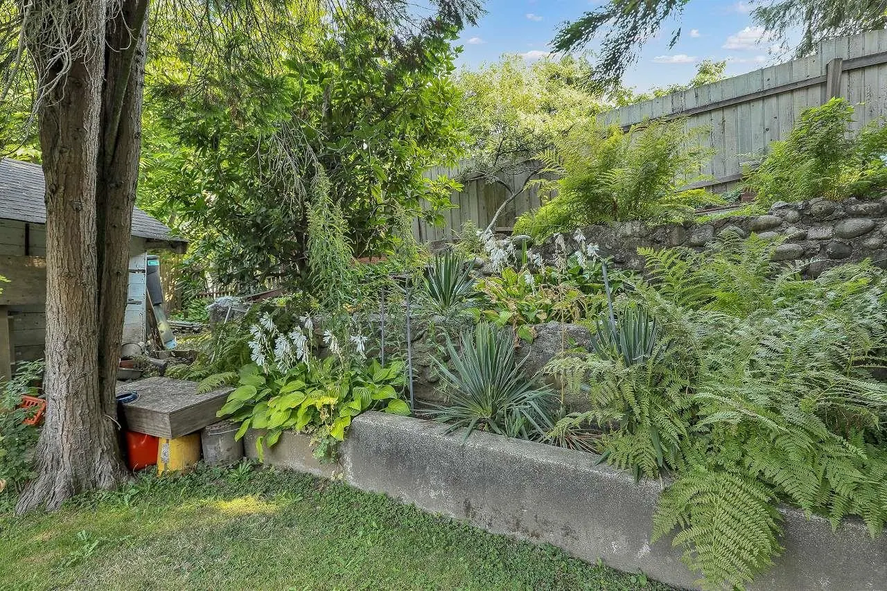 2374 Hillside Drive