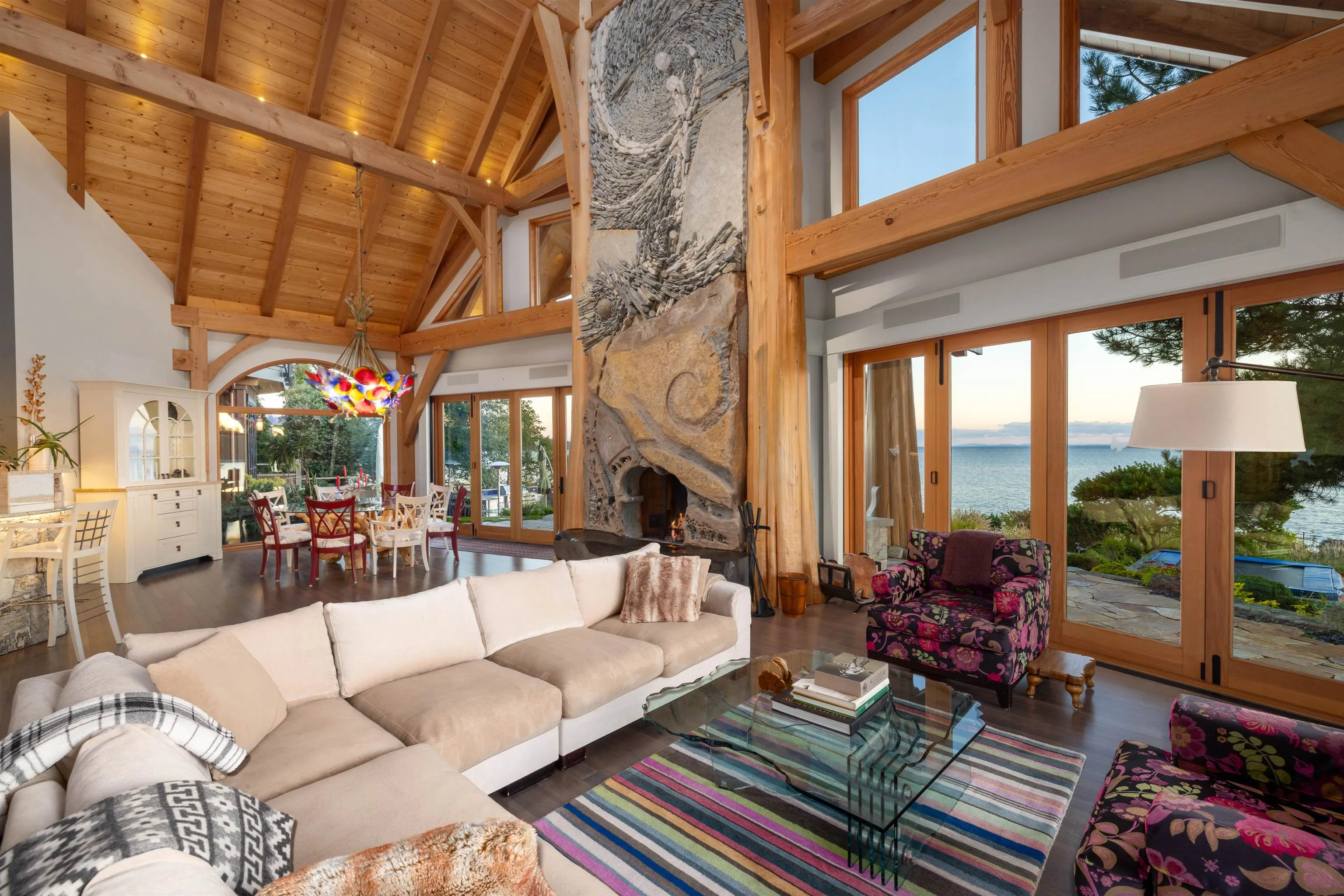 5871 Sunshine Coast Highway