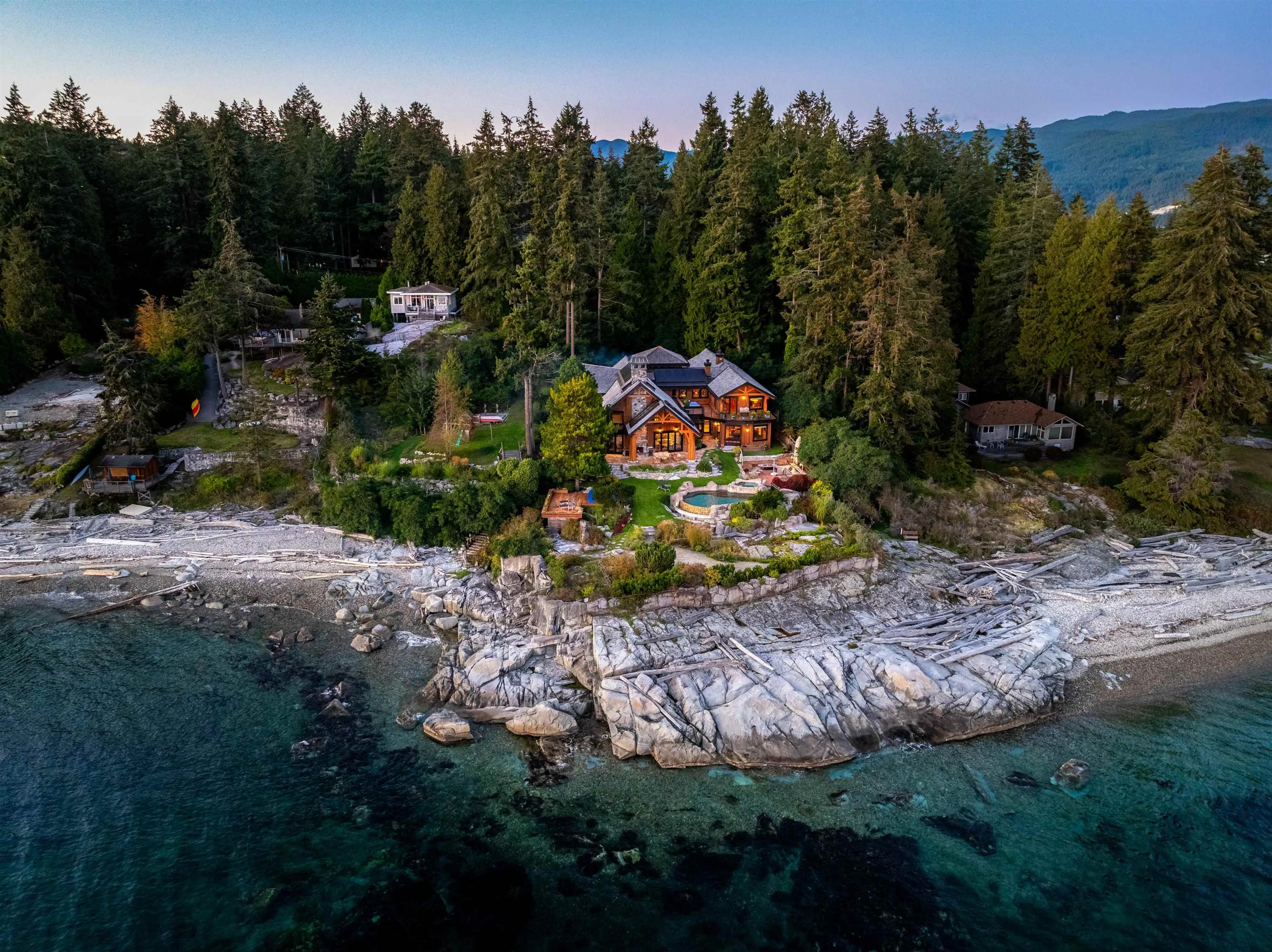 5871 Sunshine Coast Highway