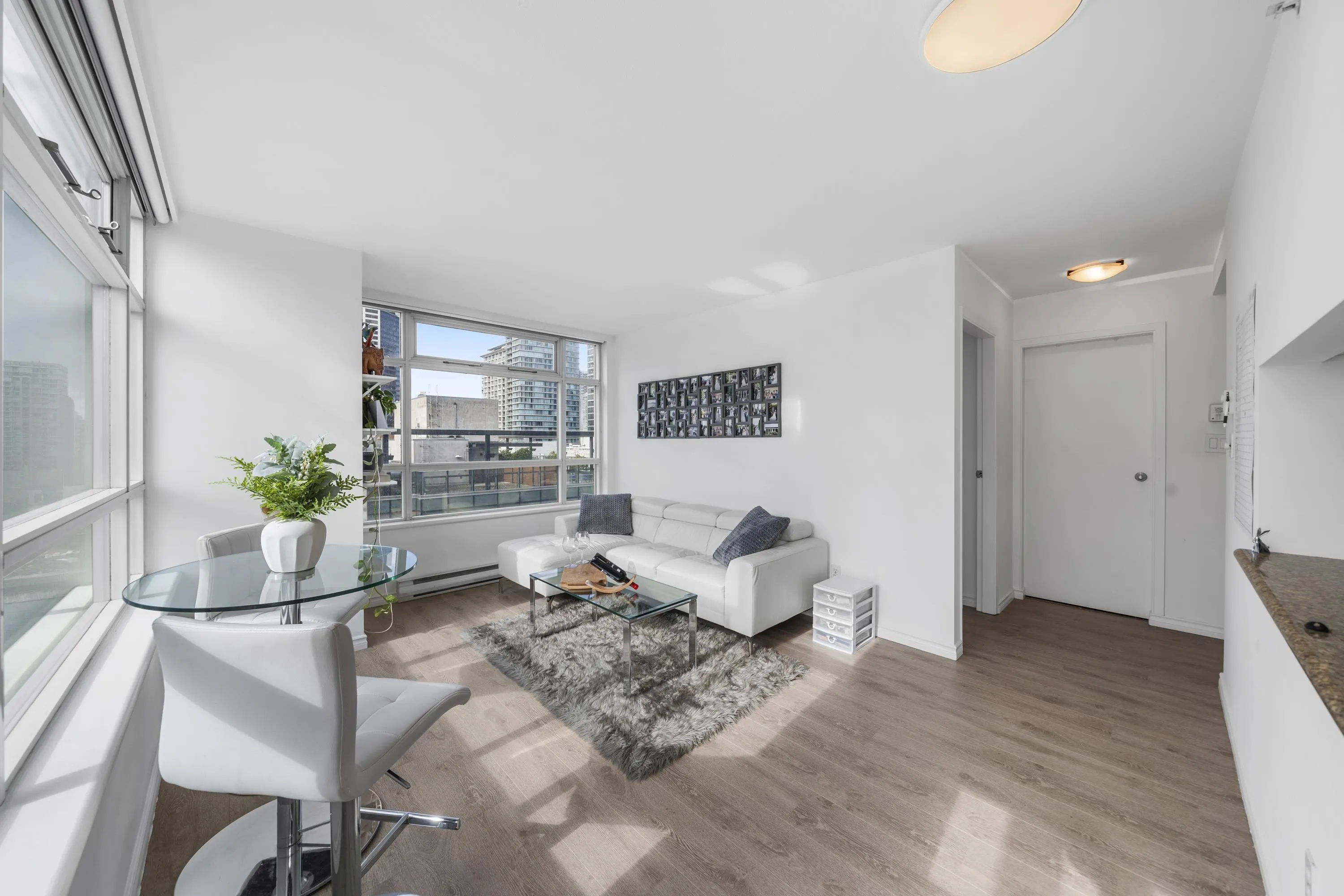 1709 438 Seymour Street