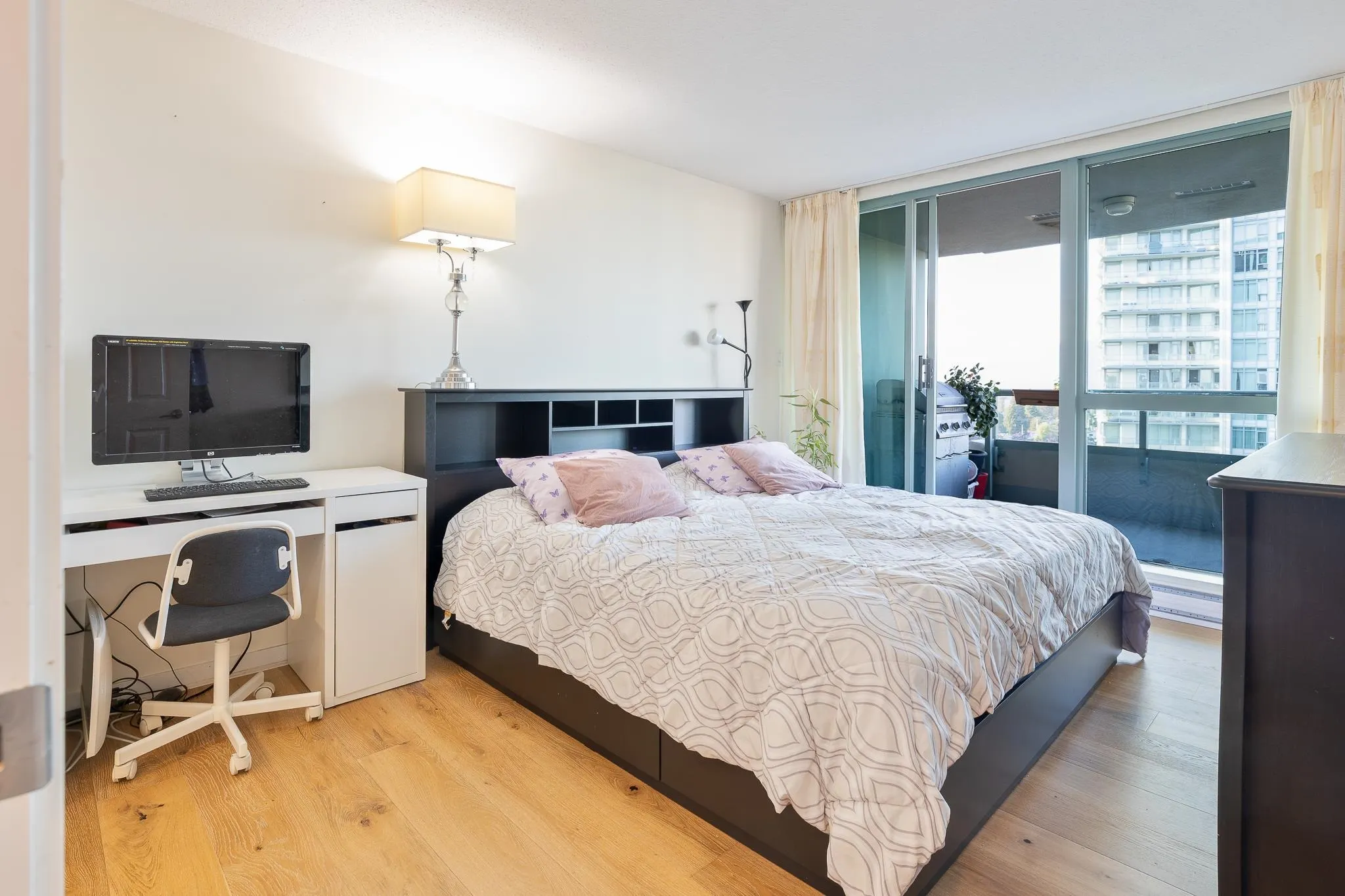 1401 6659 Southoaks Crescent