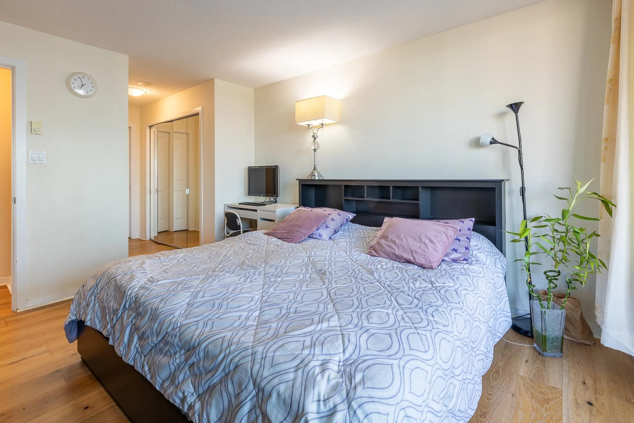1401 6659 Southoaks Crescent