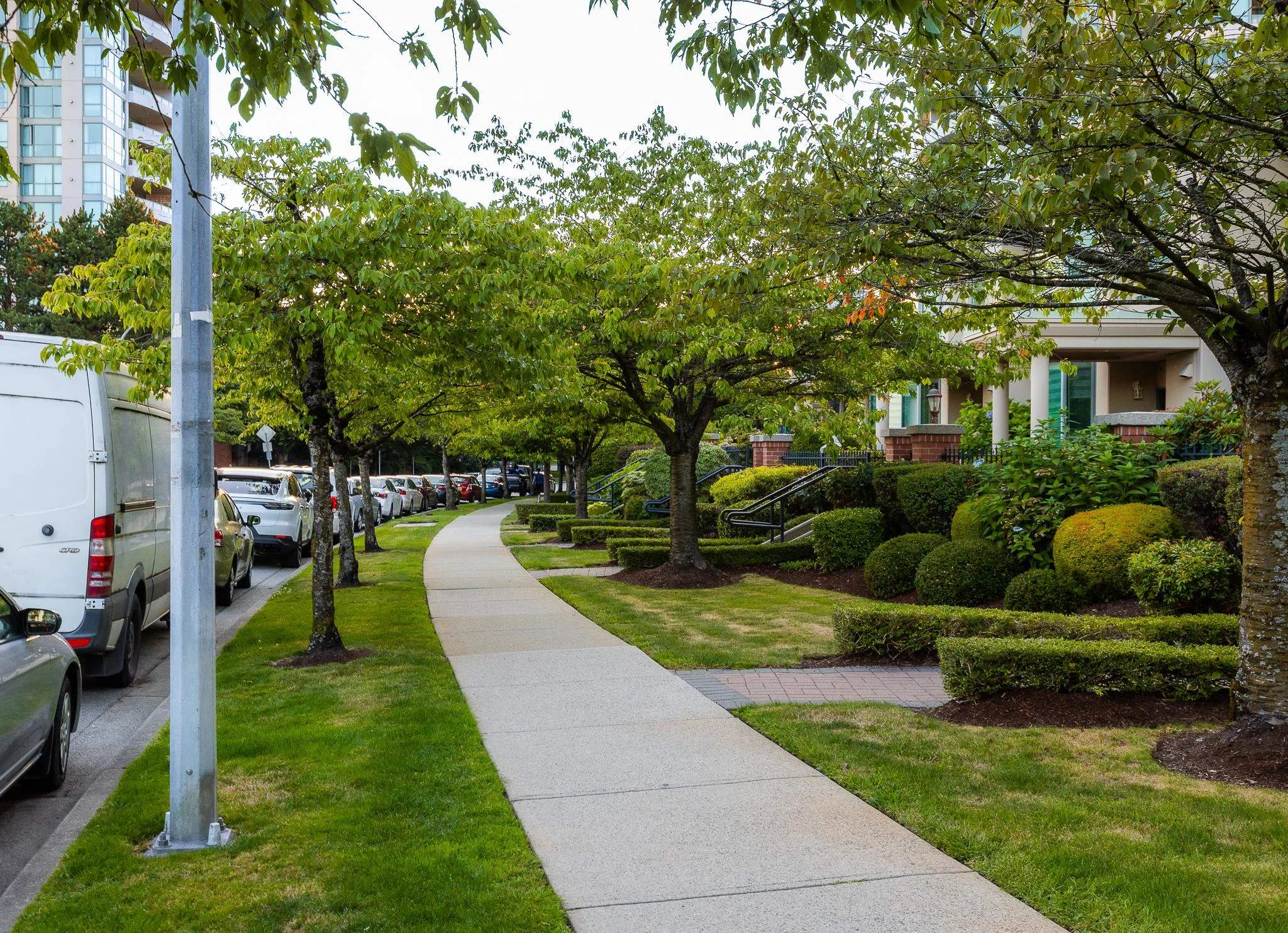 1401 6659 Southoaks Crescent