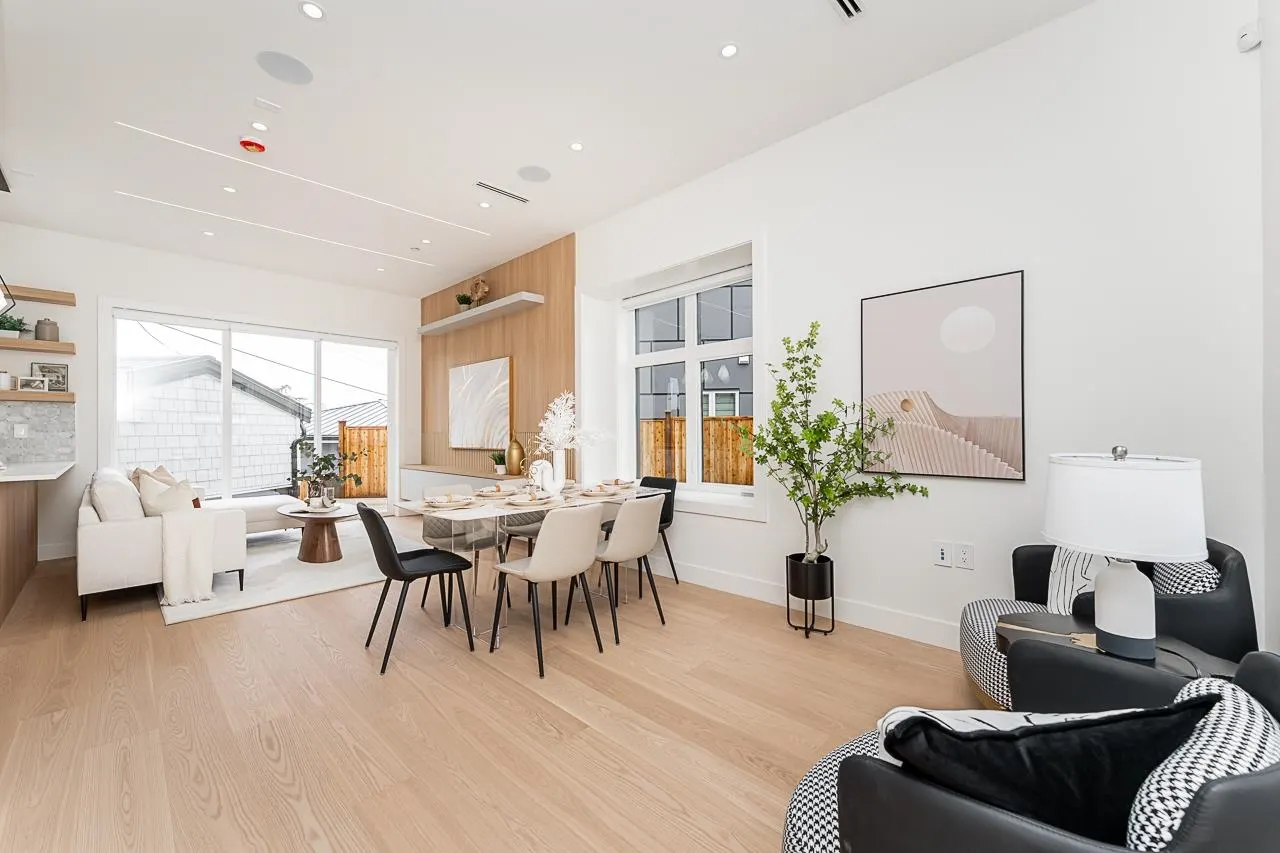 1 2837 Oliver Crescent