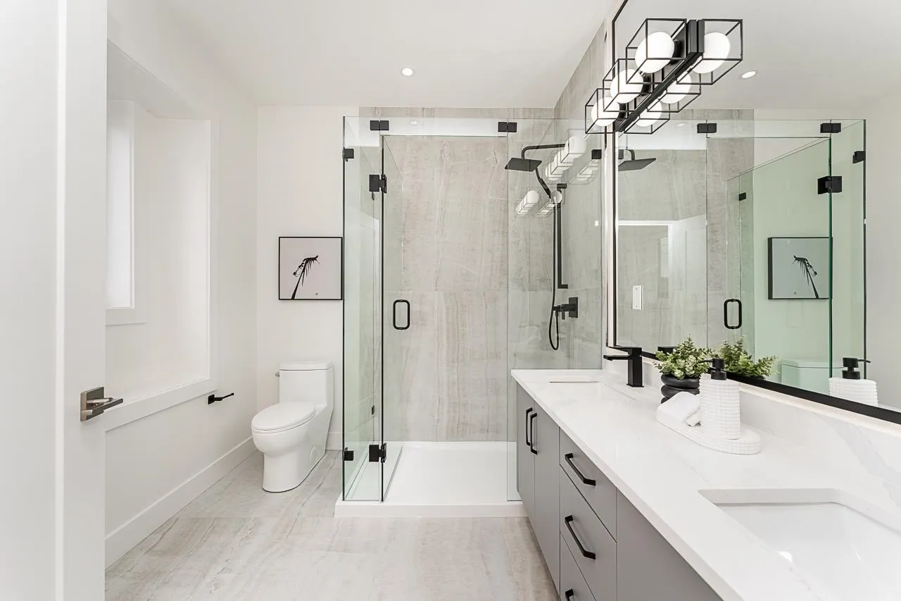 1 2837 Oliver Crescent