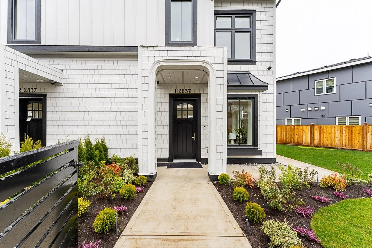 1 2837 Oliver Crescent