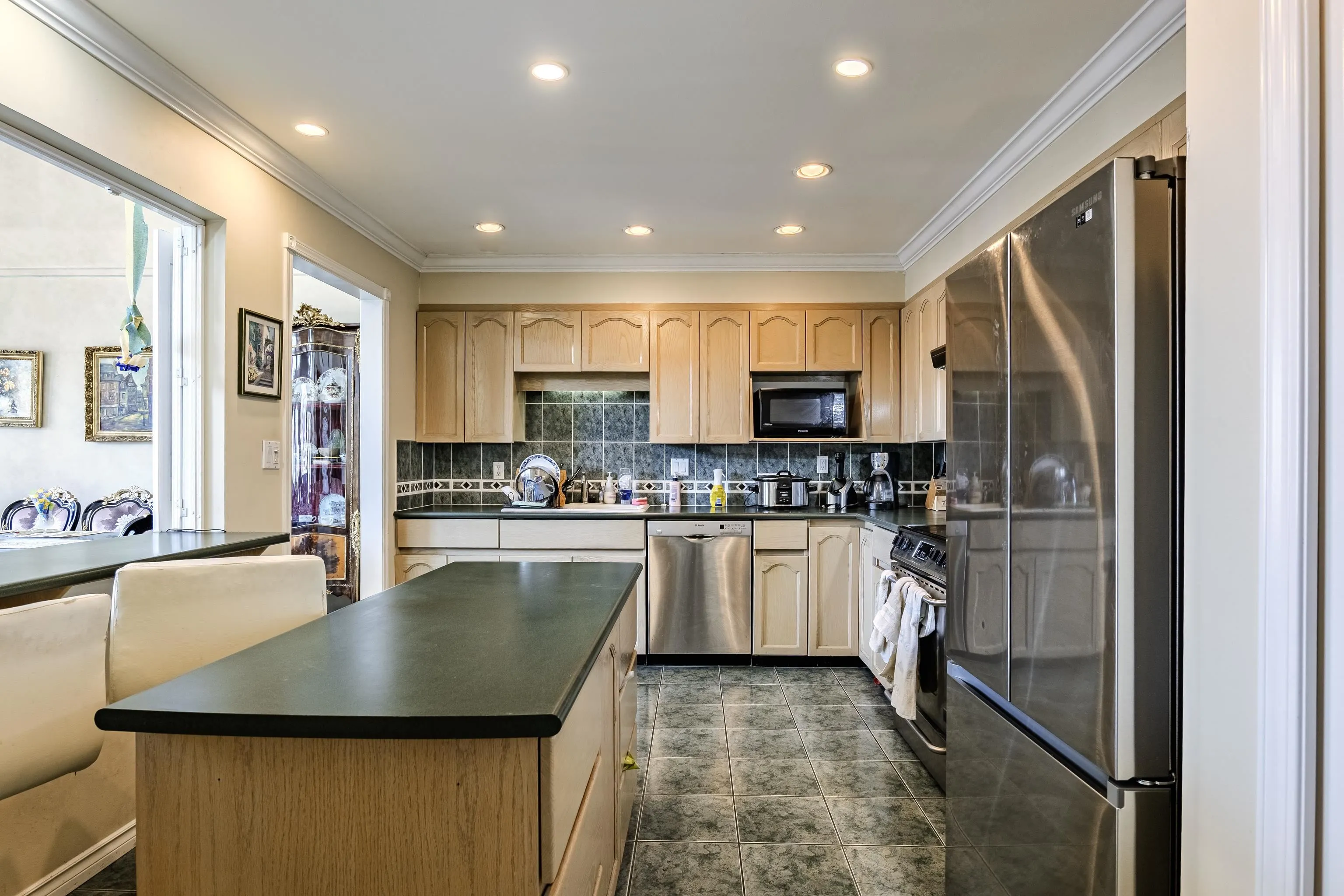 411B 1210 Quayside Drive