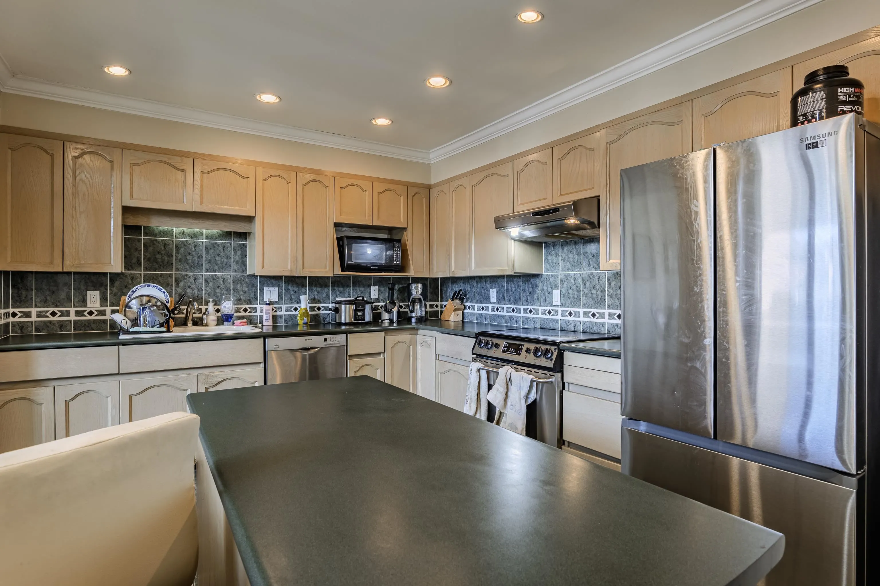 411B 1210 Quayside Drive