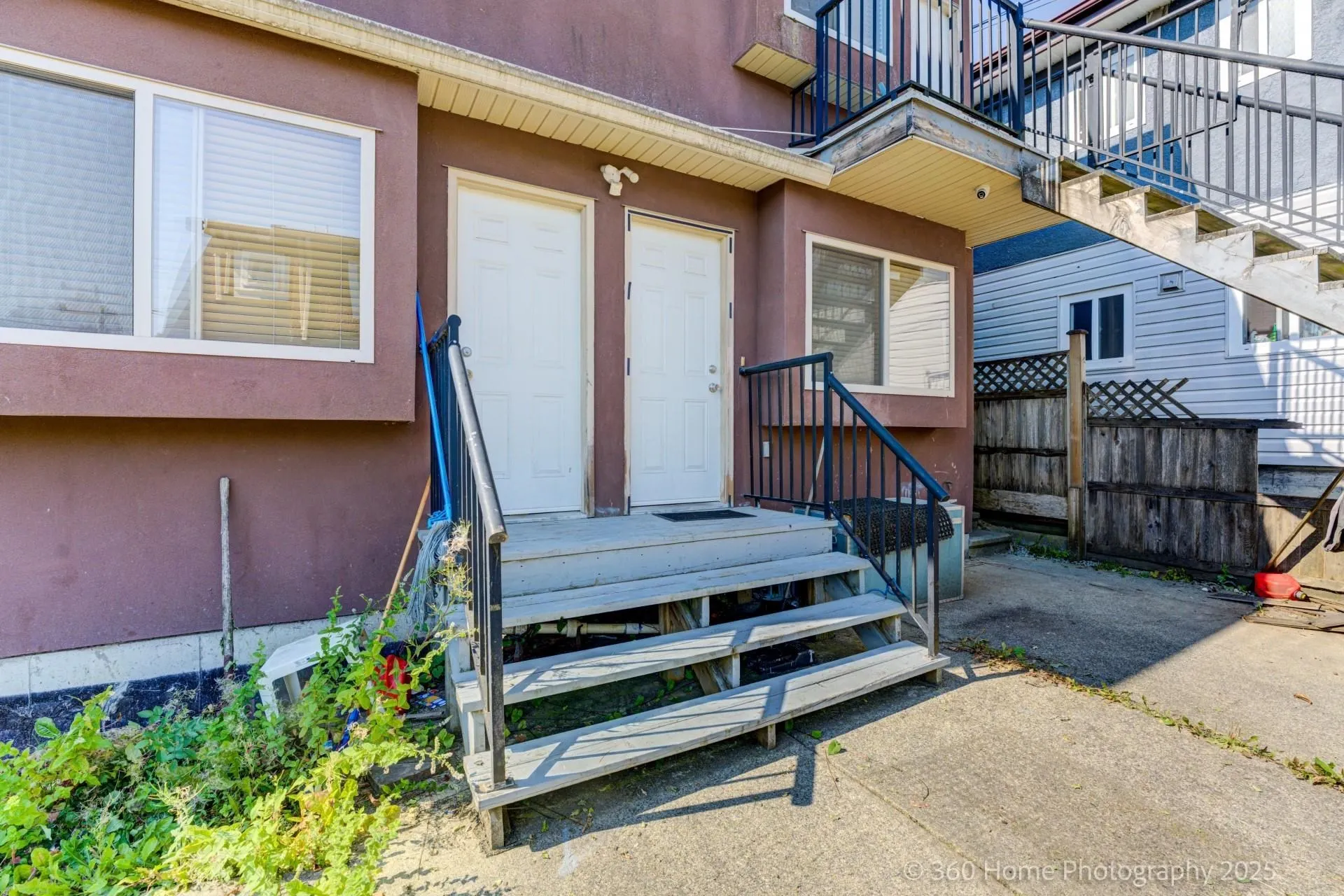 3345 Monmouth Avenue