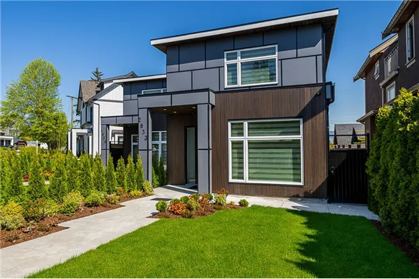 2833 Oliver Crescent