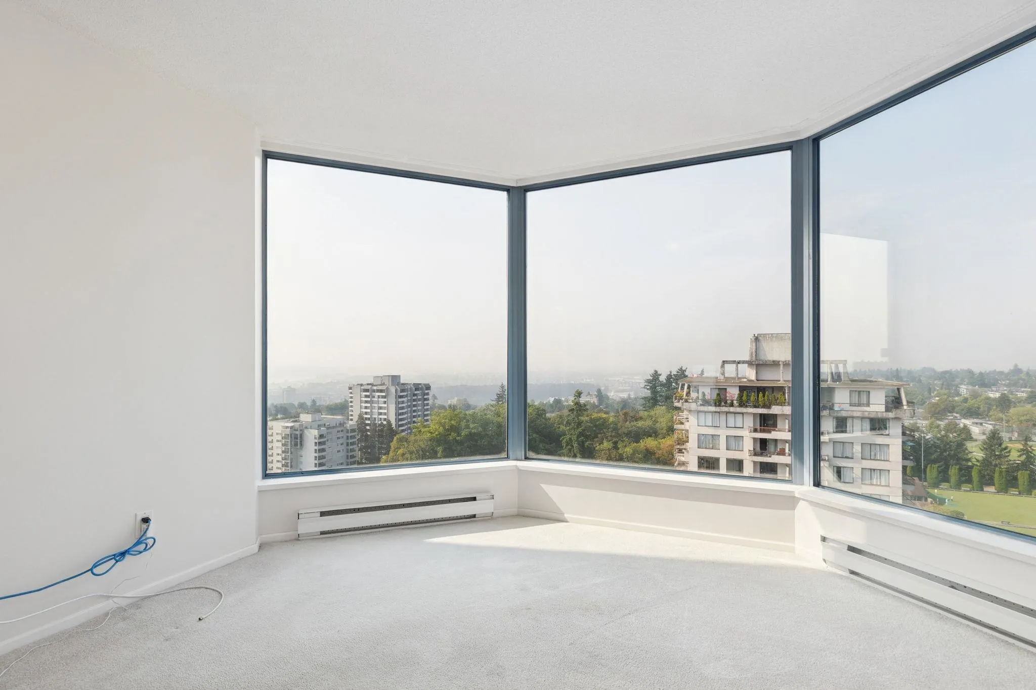 1605 739 Princess Street
