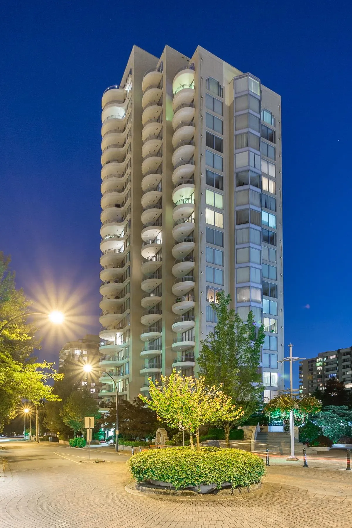1605 739 Princess Street