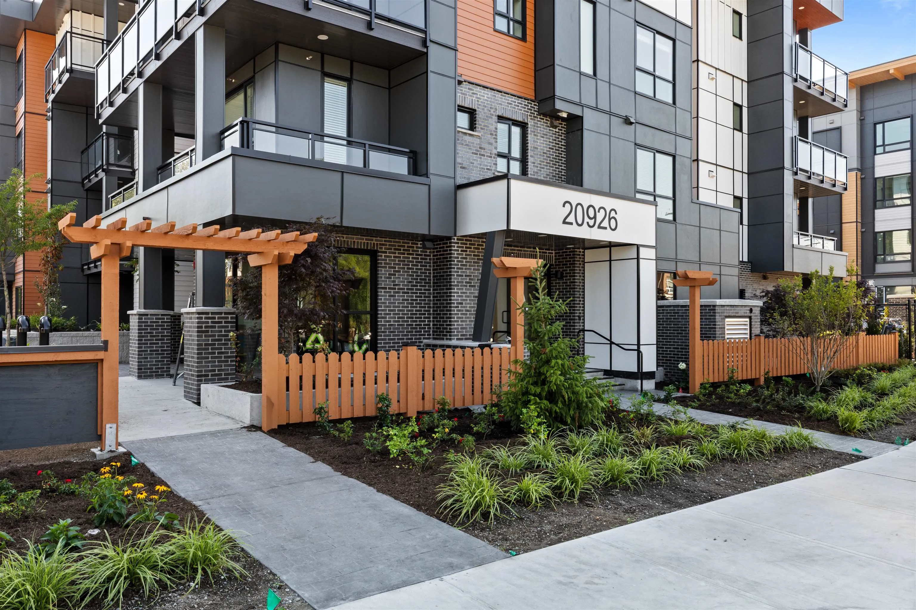 313 20926 83 Avenue