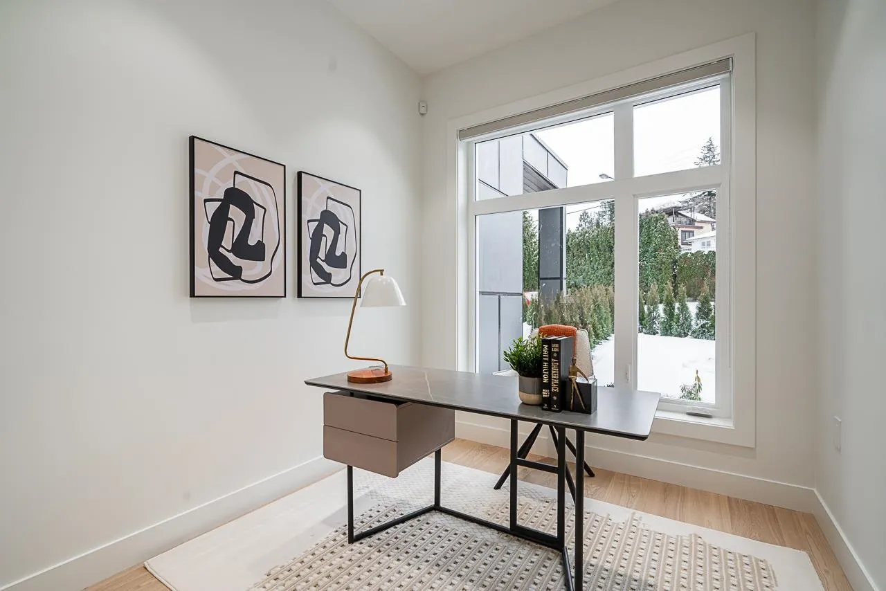 2835 Oliver Crescent