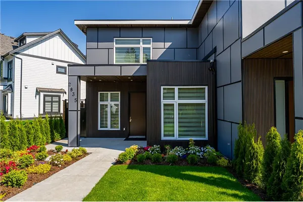 2835 Oliver Crescent