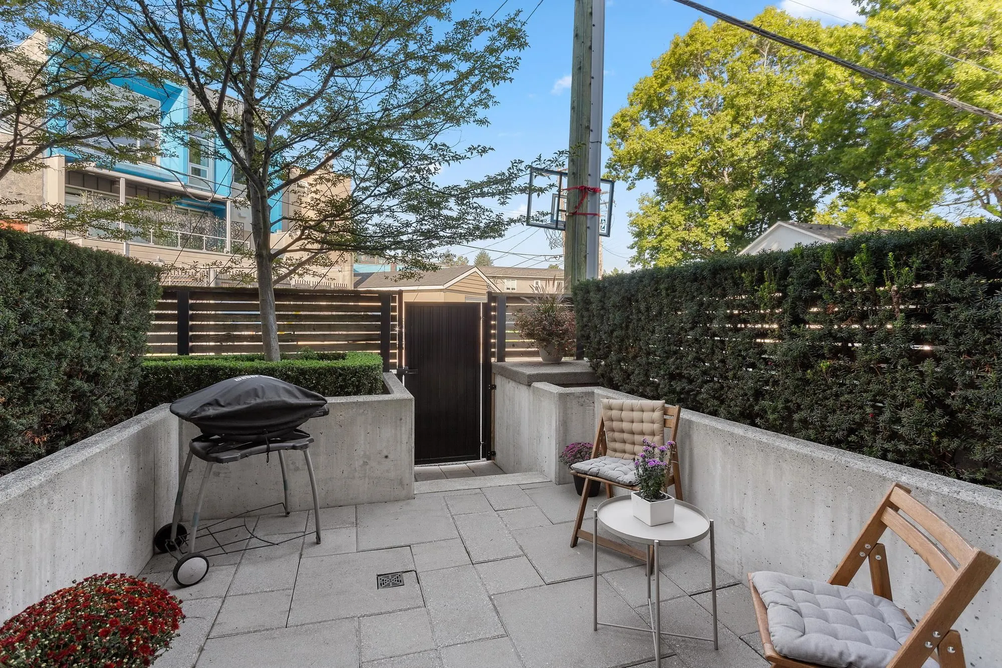 3439 Porter Street