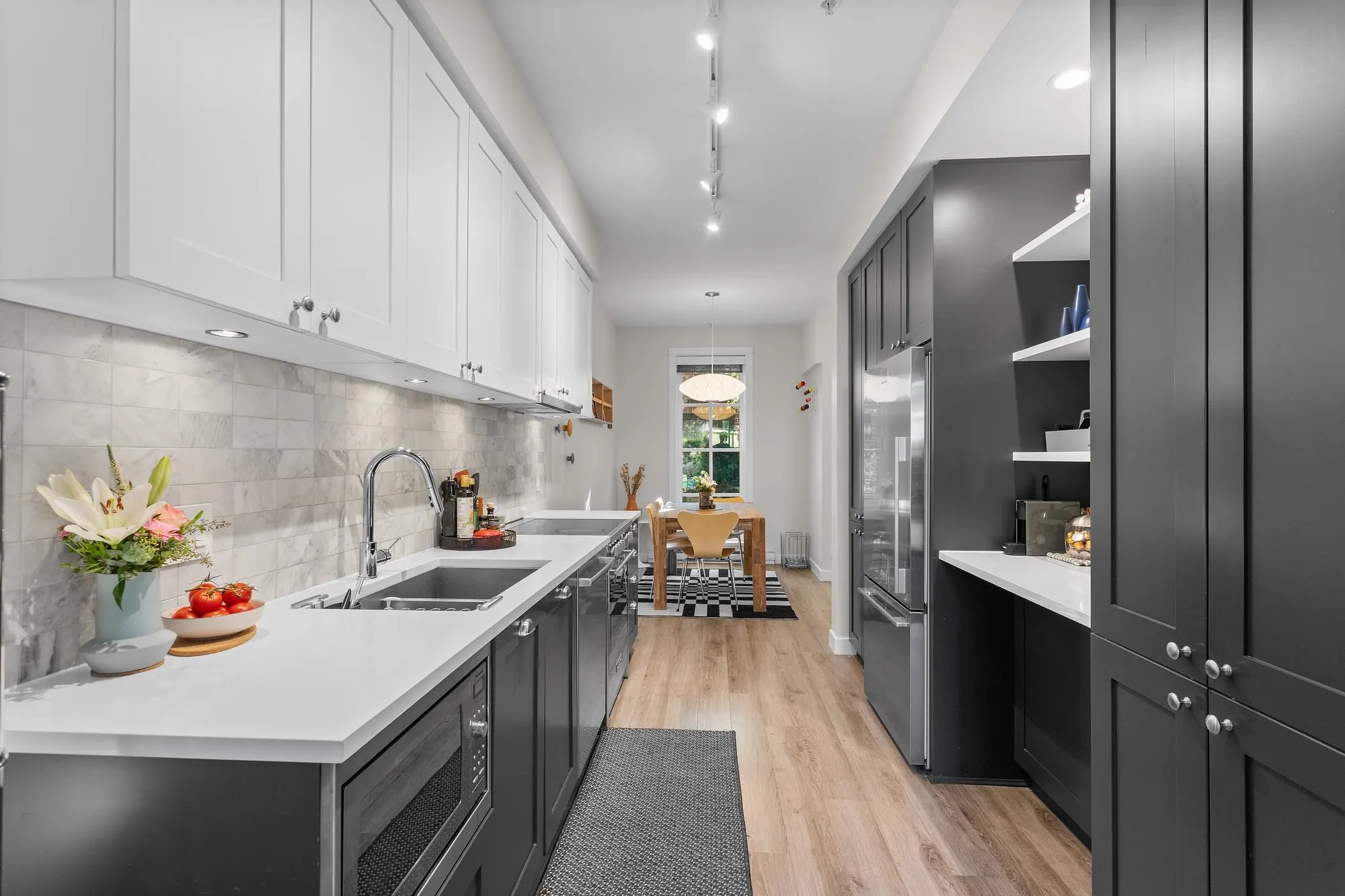 3439 Porter Street