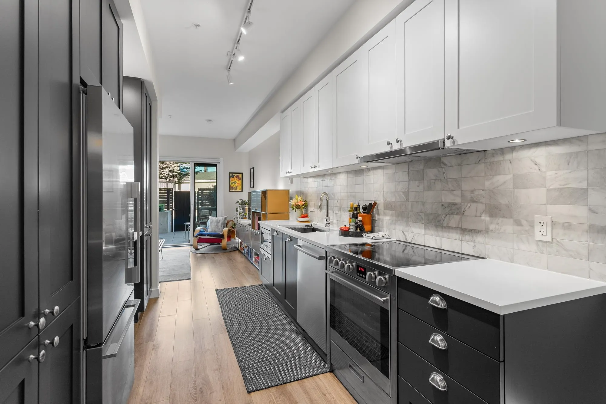 3439 Porter Street