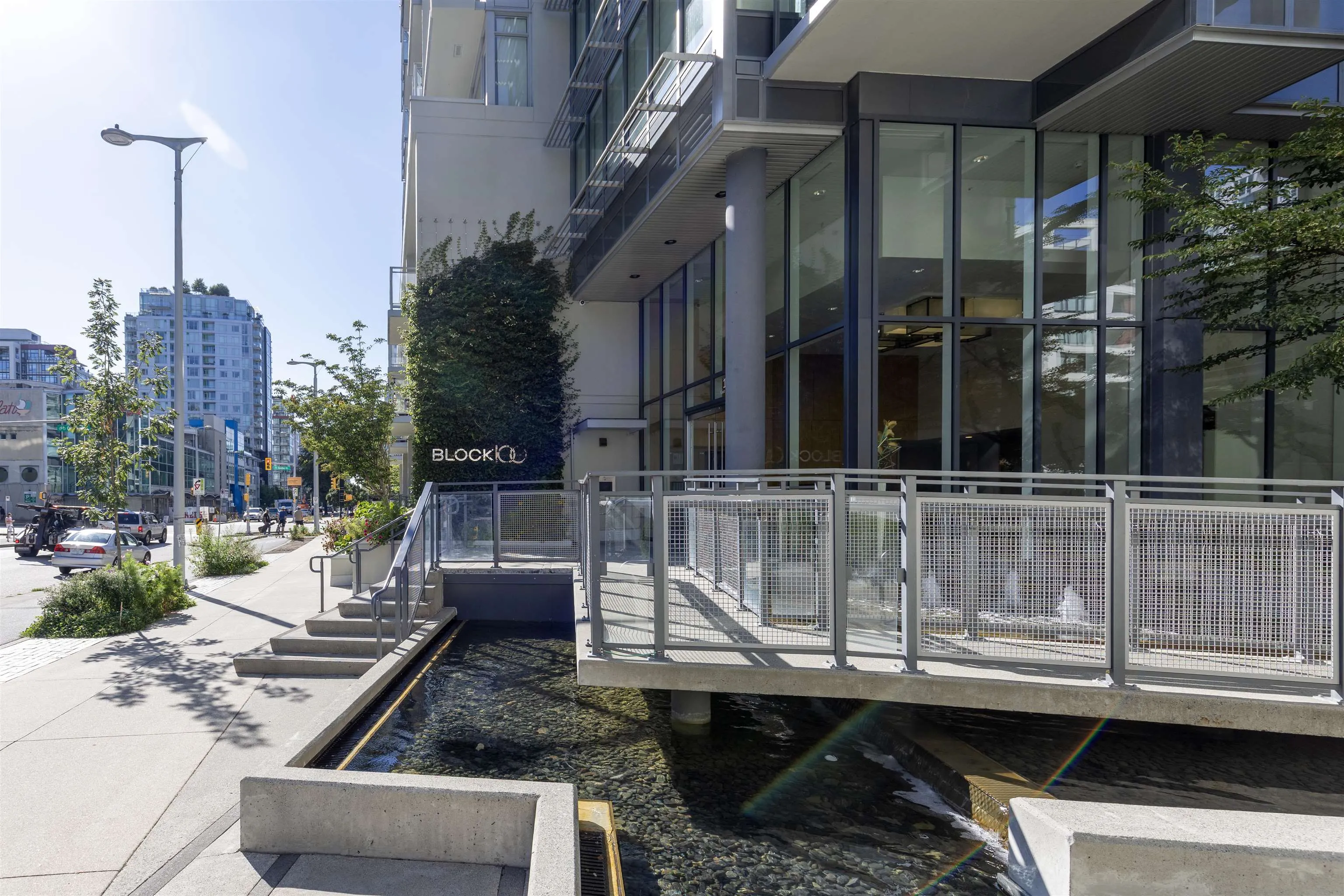 1206 111 E 1st Avenue