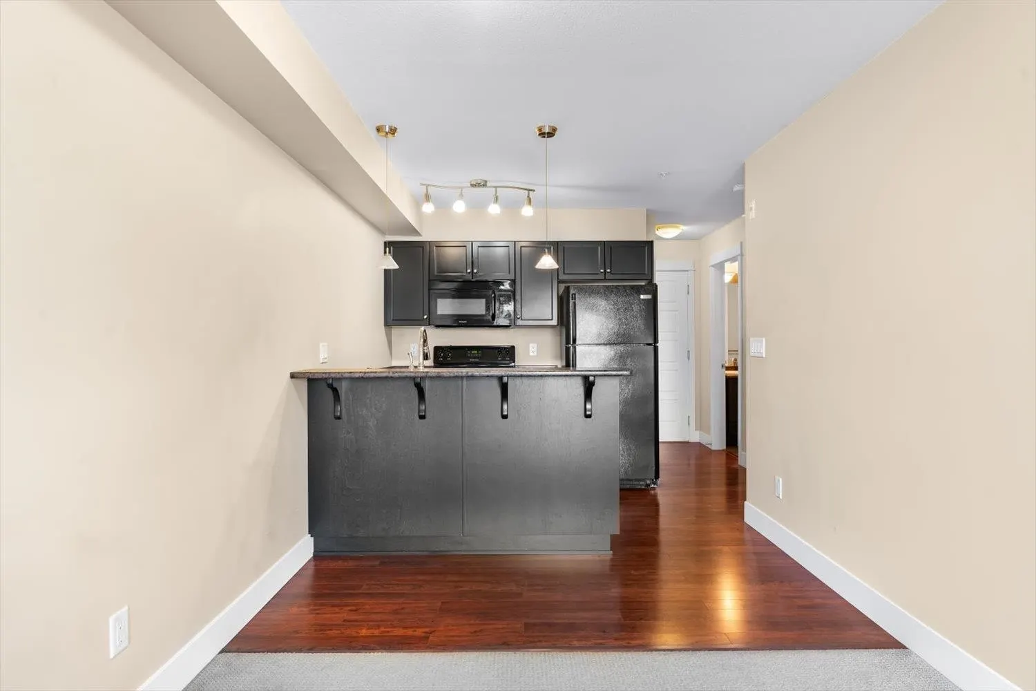 311 30525 Cardinal Avenue