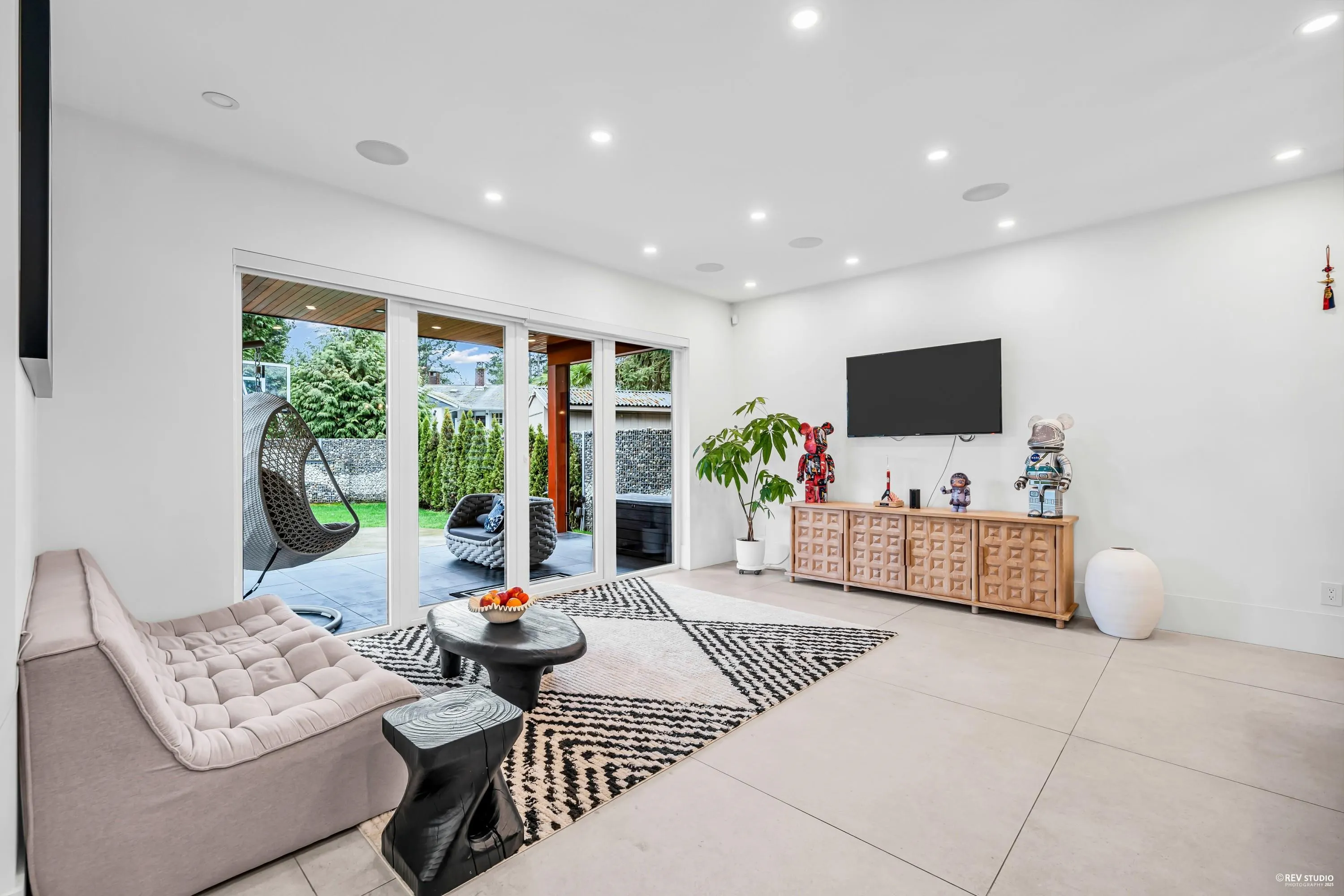 1075 Belvedere Drive