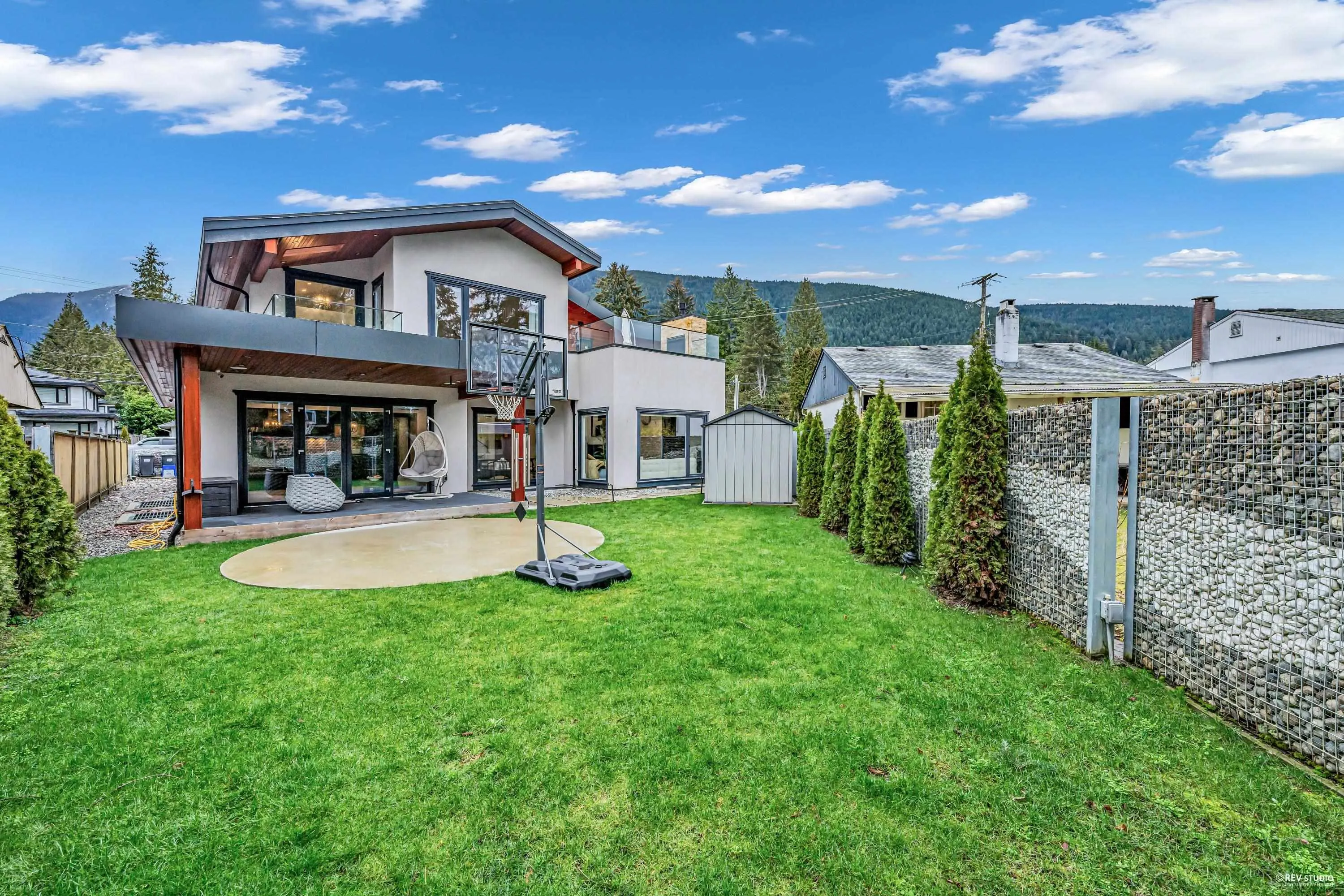 1075 Belvedere Drive