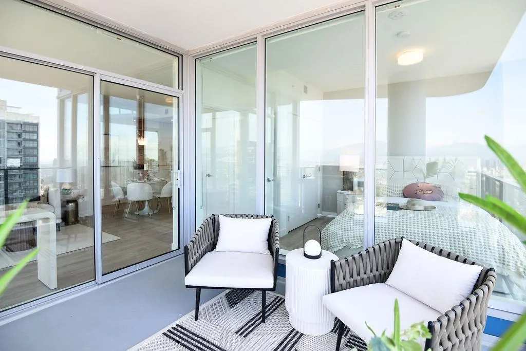 701 4988 Bennett Street