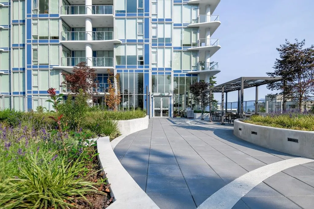 701 4988 Bennett Street