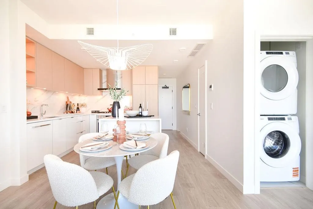 701 4988 Bennett Street