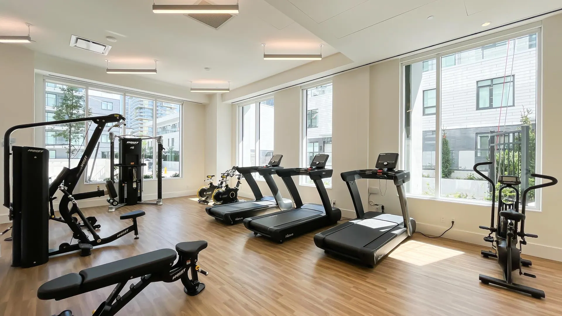 2406 6468 Willingdon Avenue