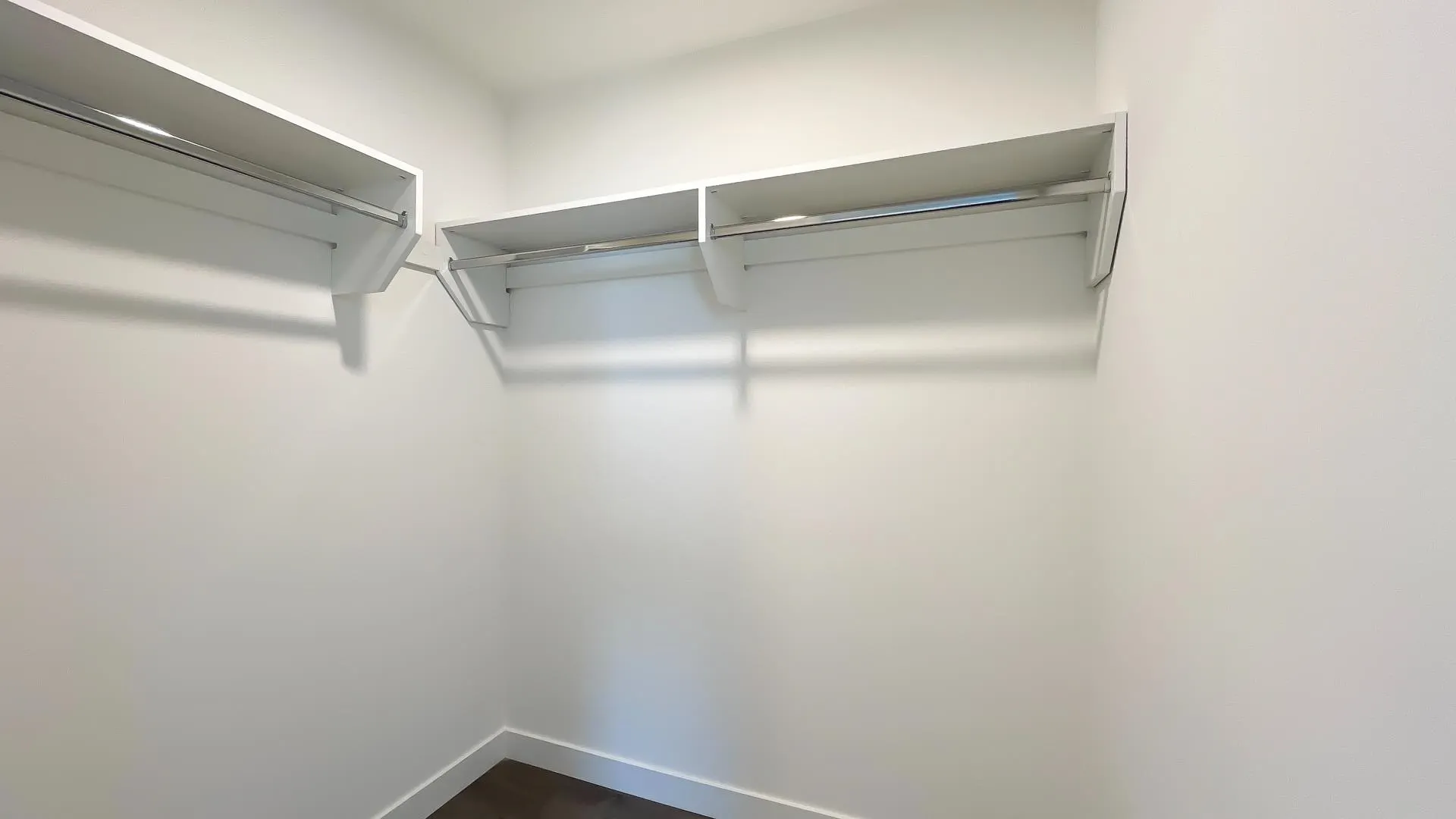 2406 6468 Willingdon Avenue