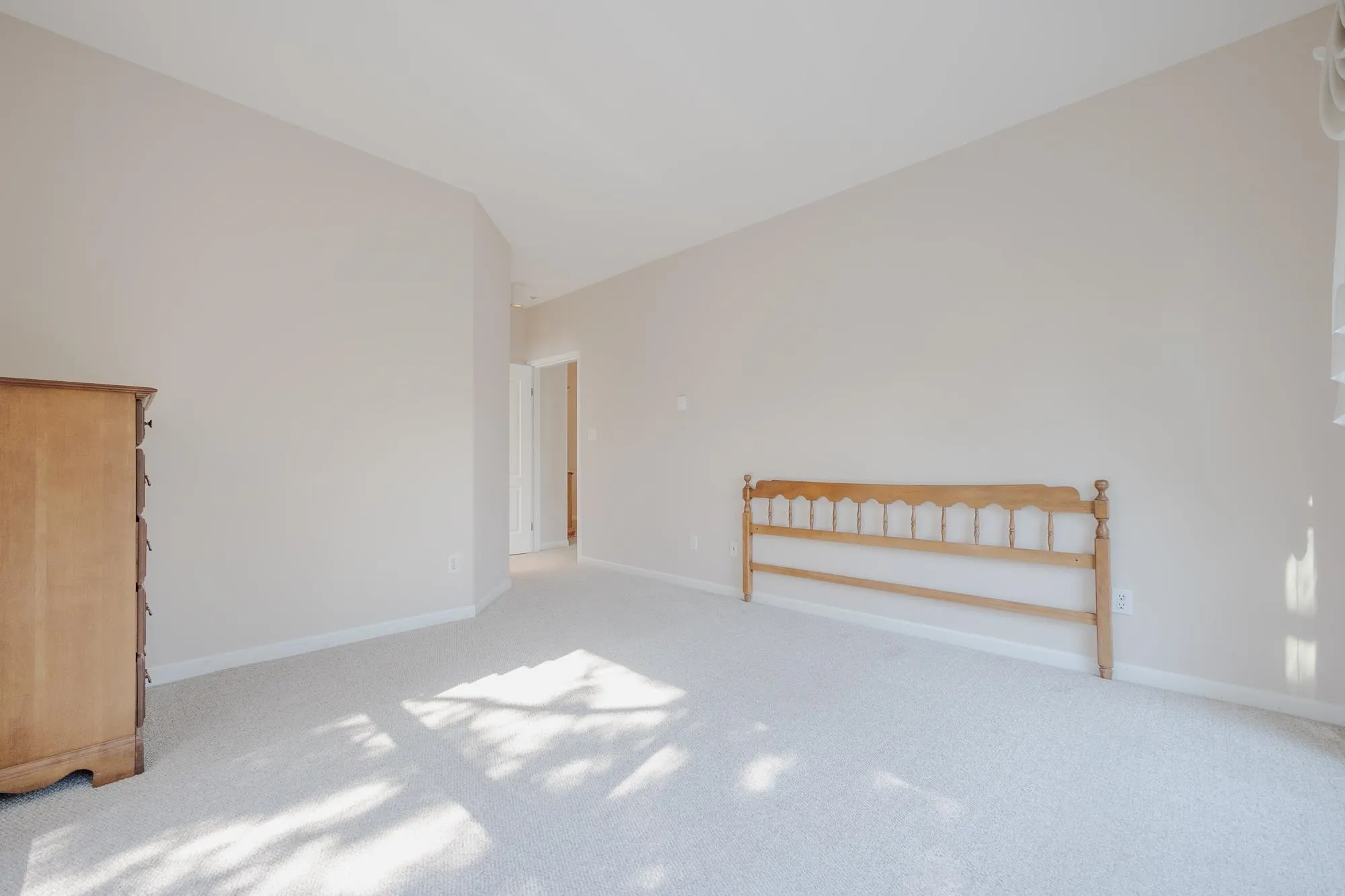 112 4743 W River Road