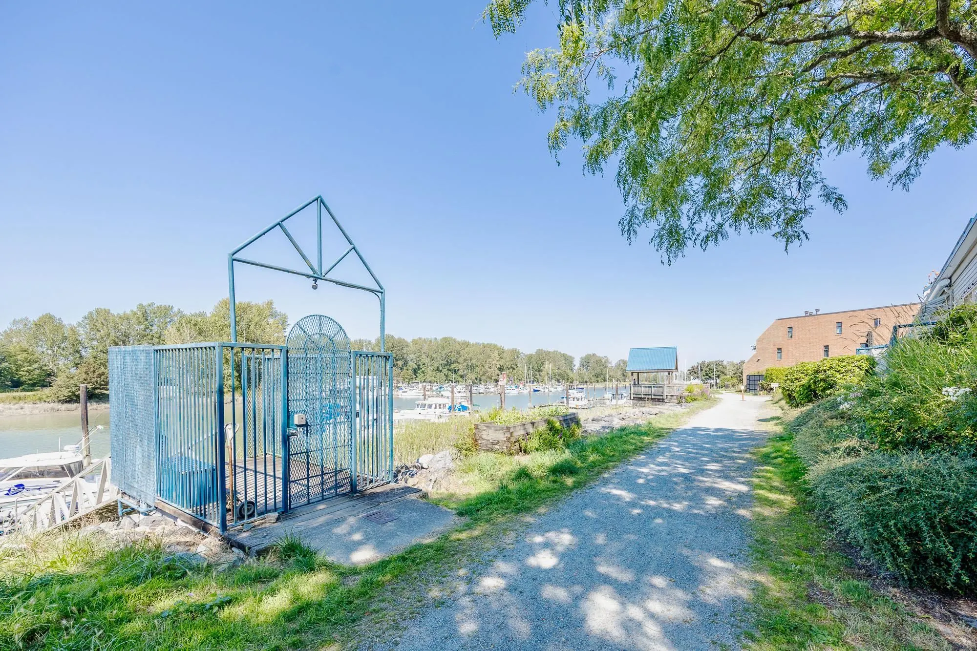 112 4743 W River Road