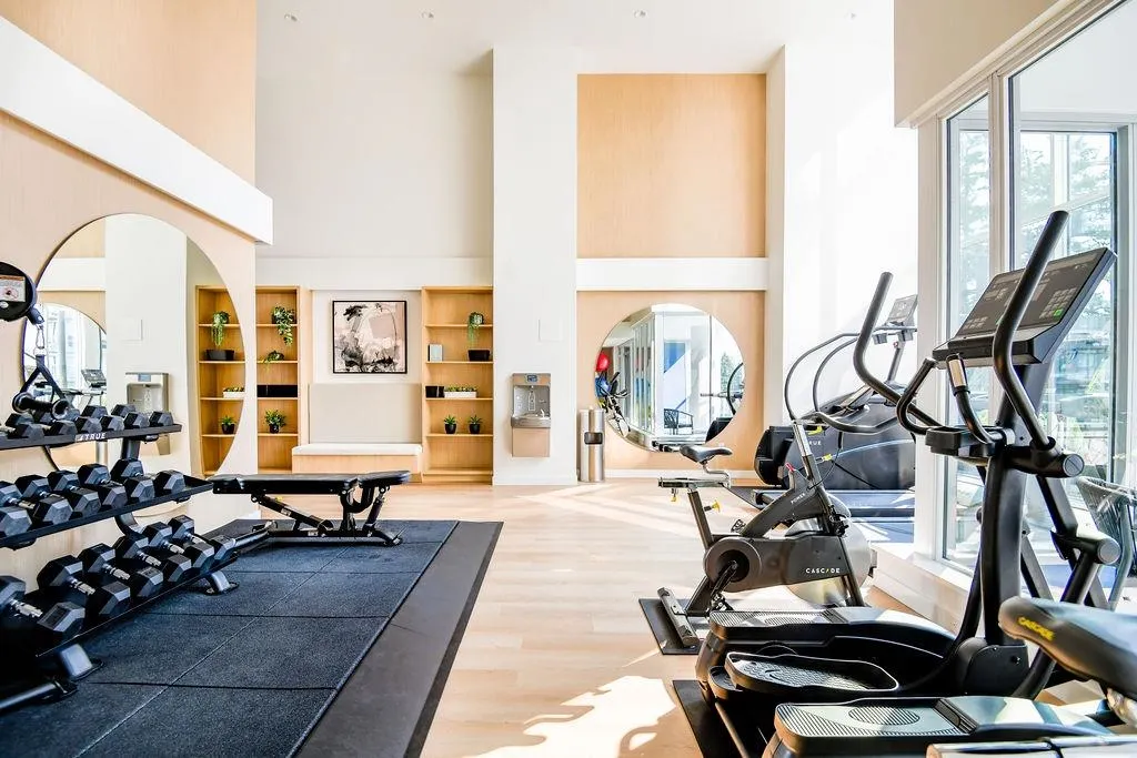 903 4988 Bennett Street