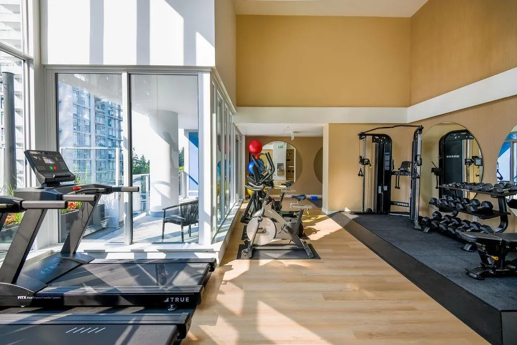 903 4988 Bennett Street