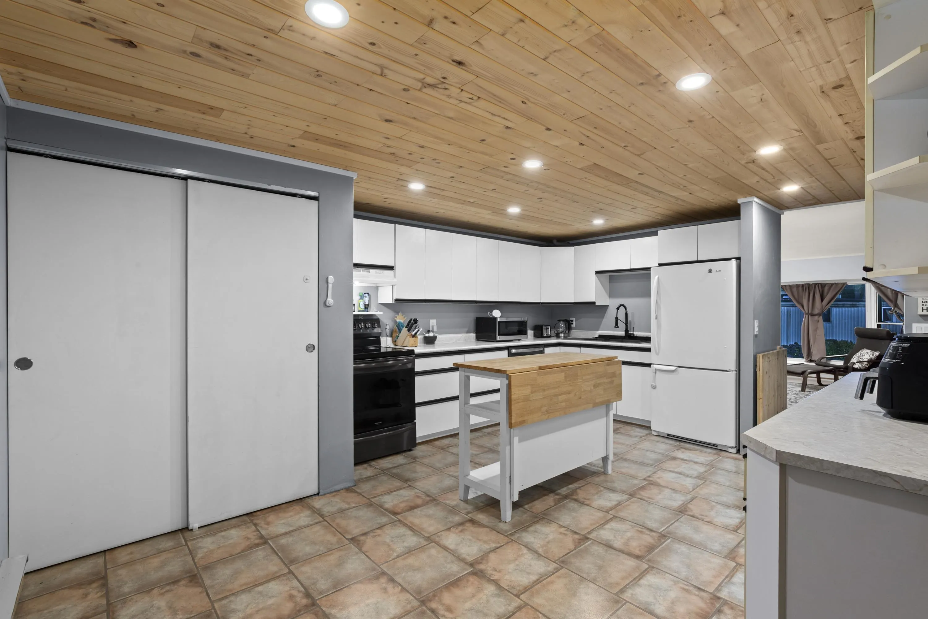 23 40157 Government Road