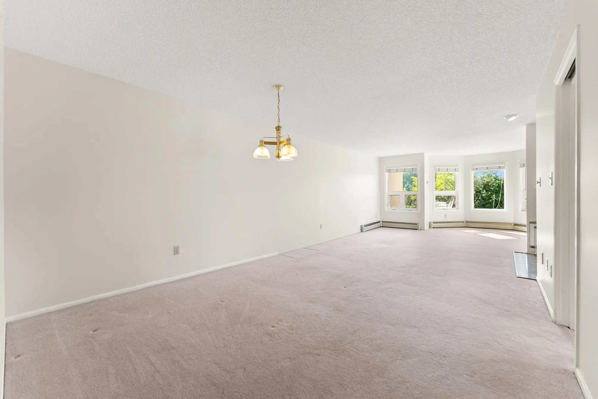 211 7251 Minoru Boulevard
