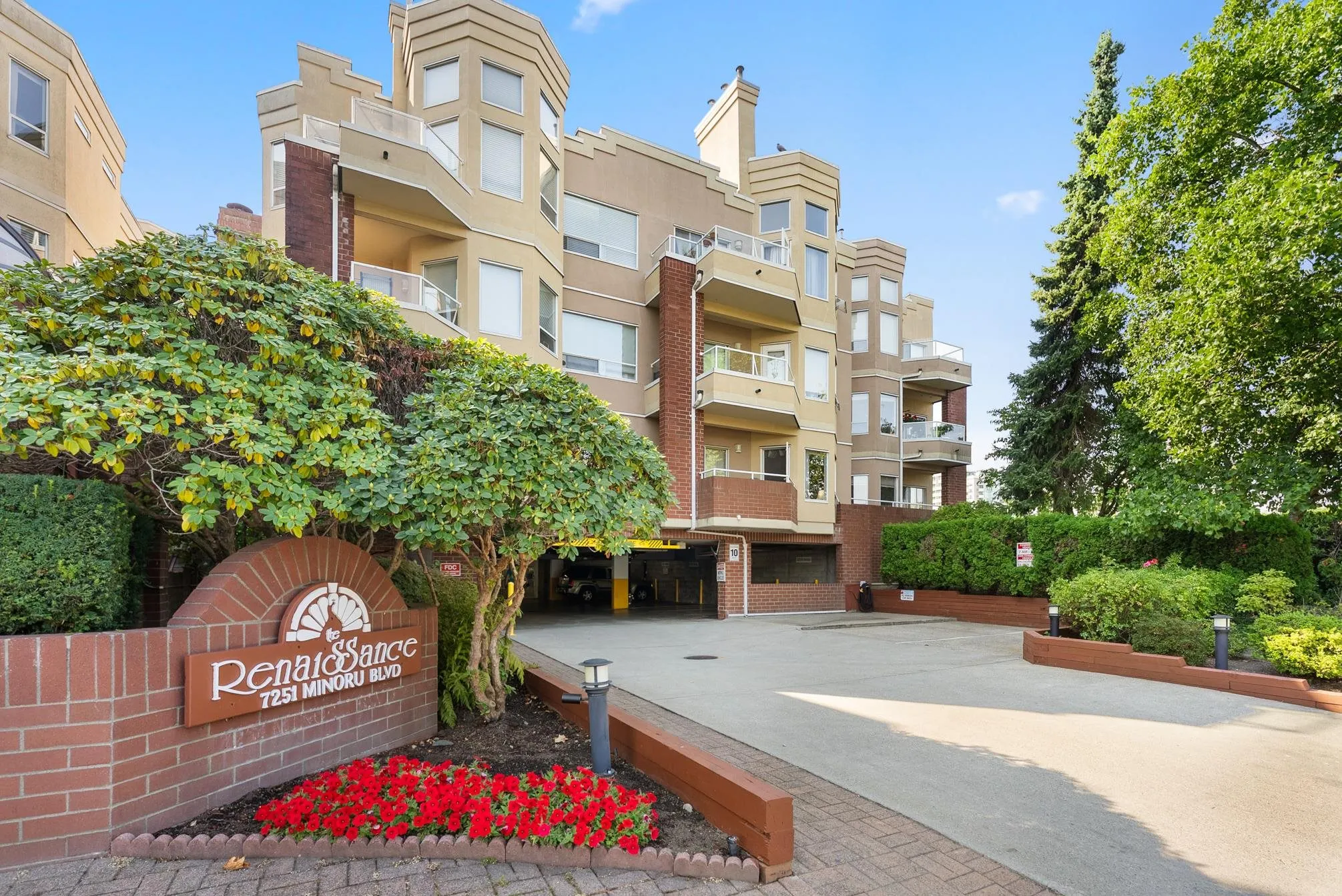 211 7251 Minoru Boulevard