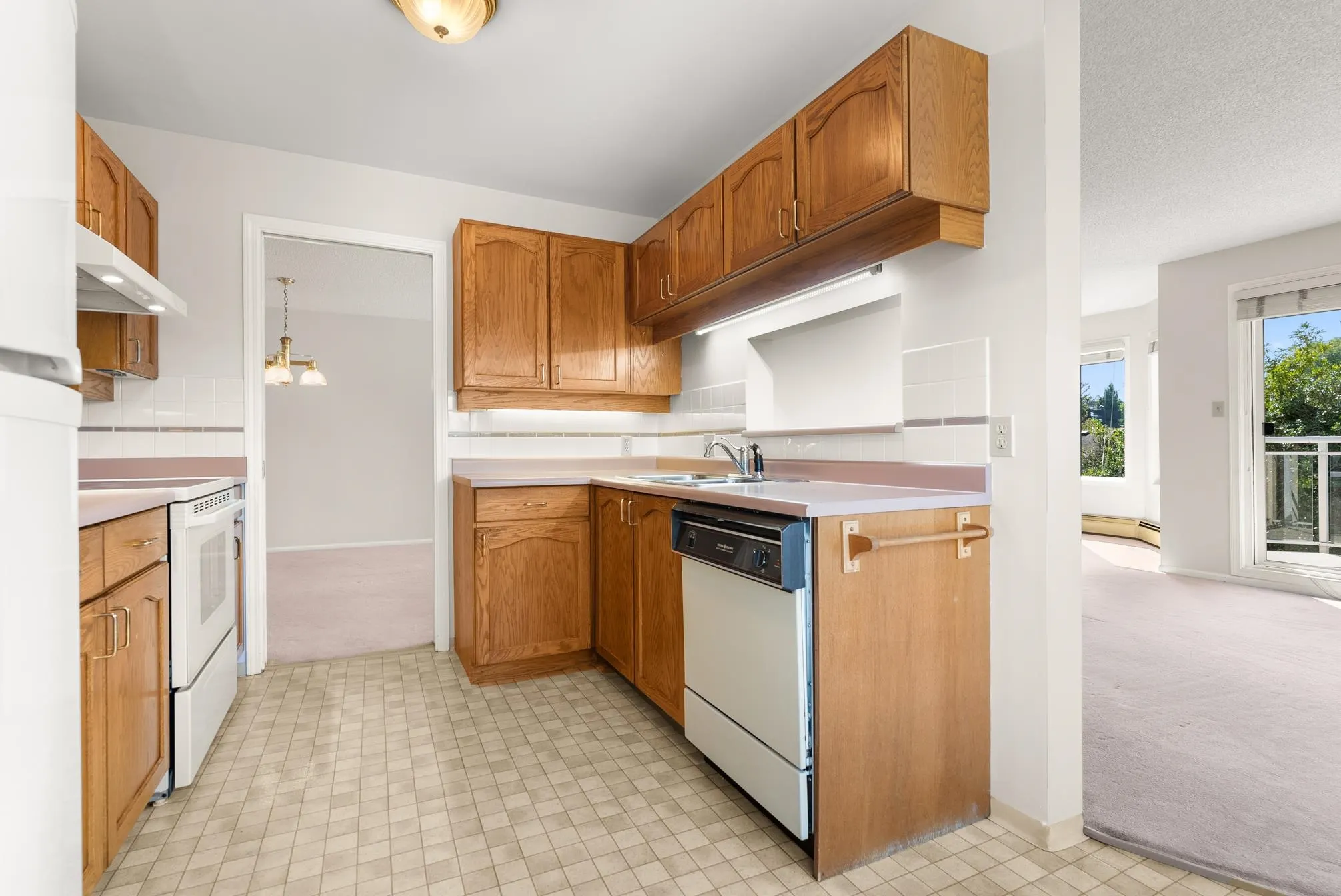 211 7251 Minoru Boulevard