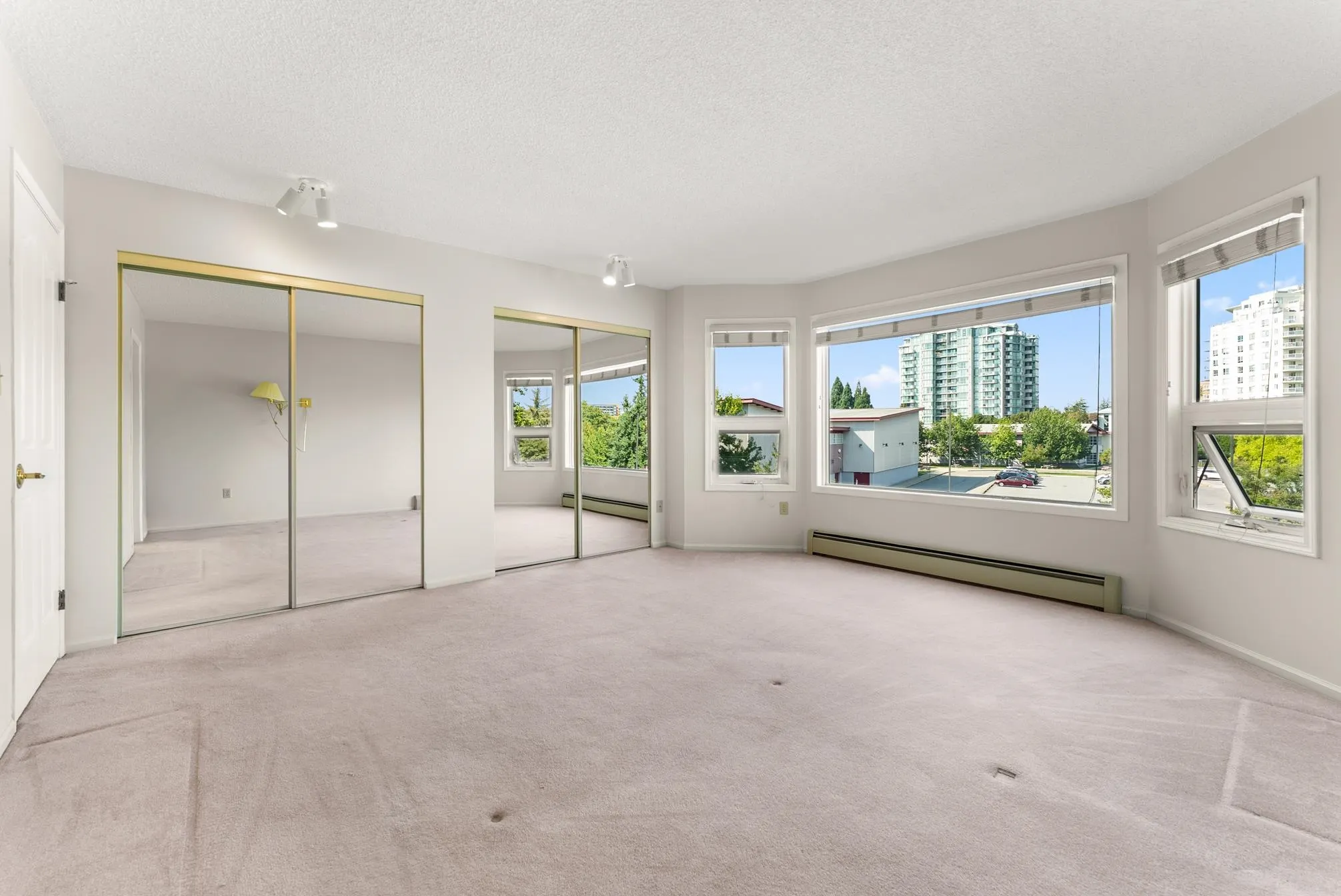 211 7251 Minoru Boulevard