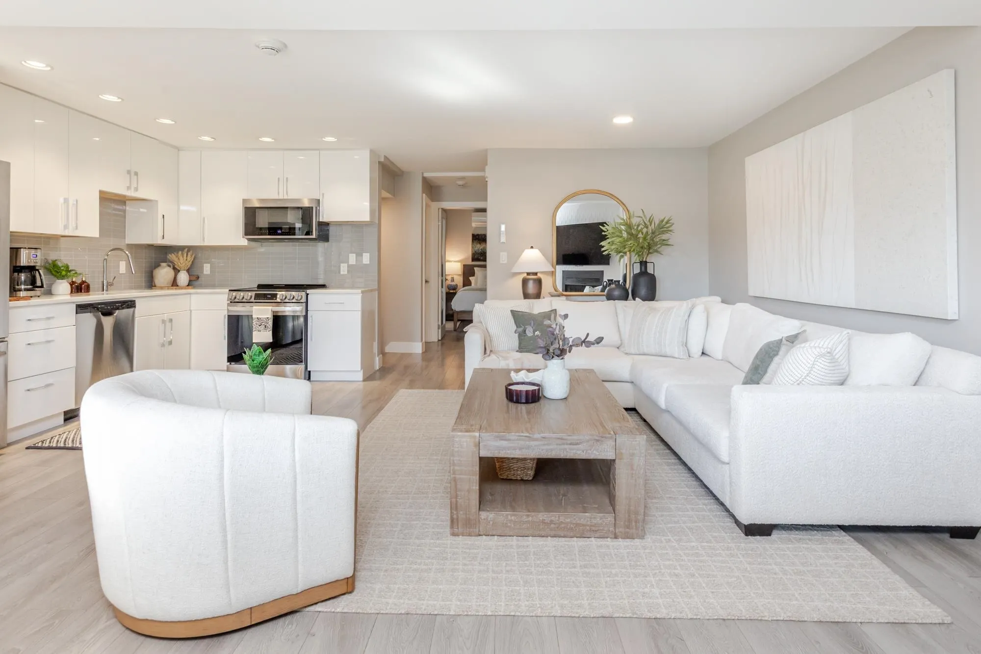 3 15989 Marine Drive