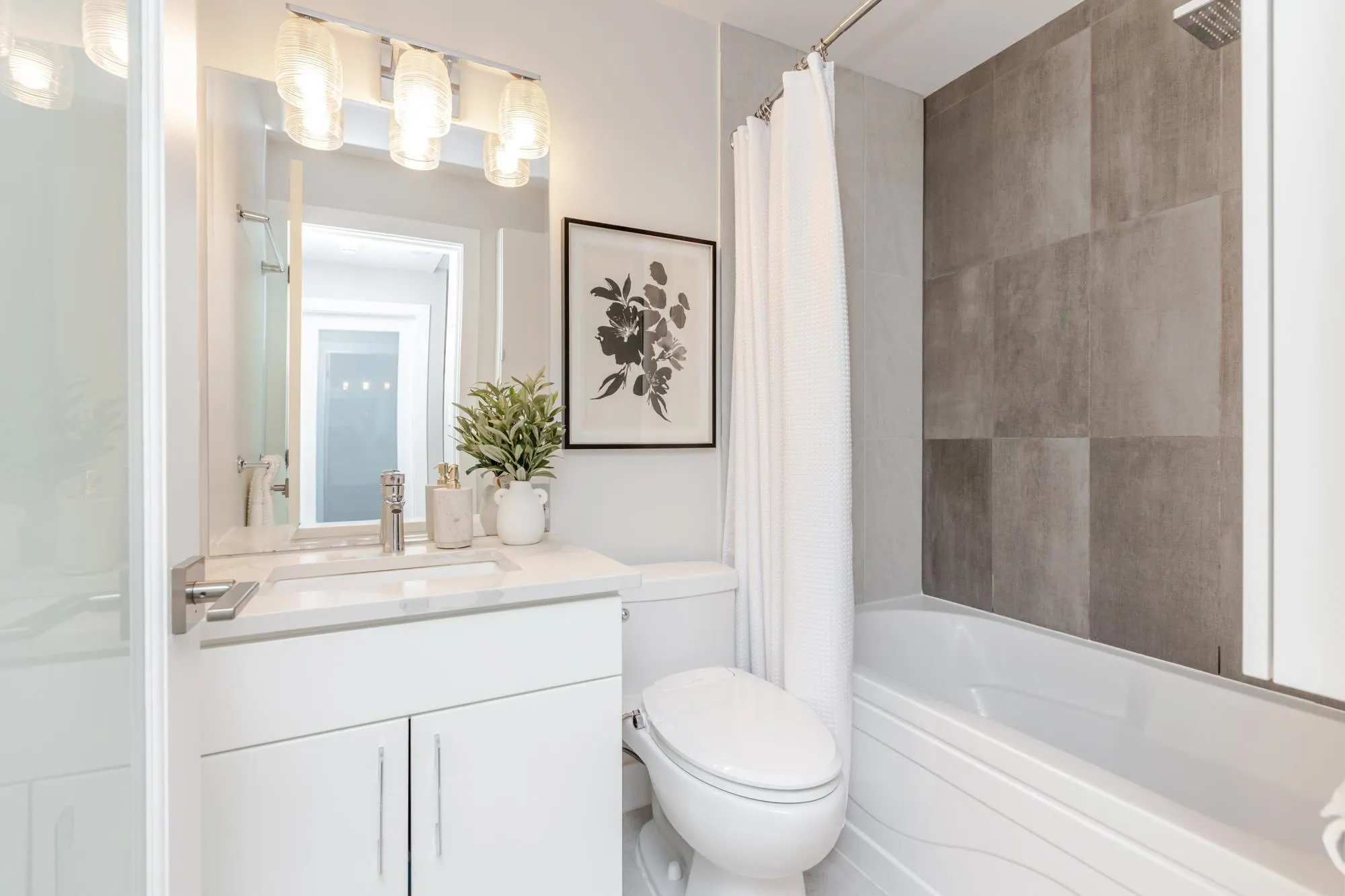 3 15989 Marine Drive