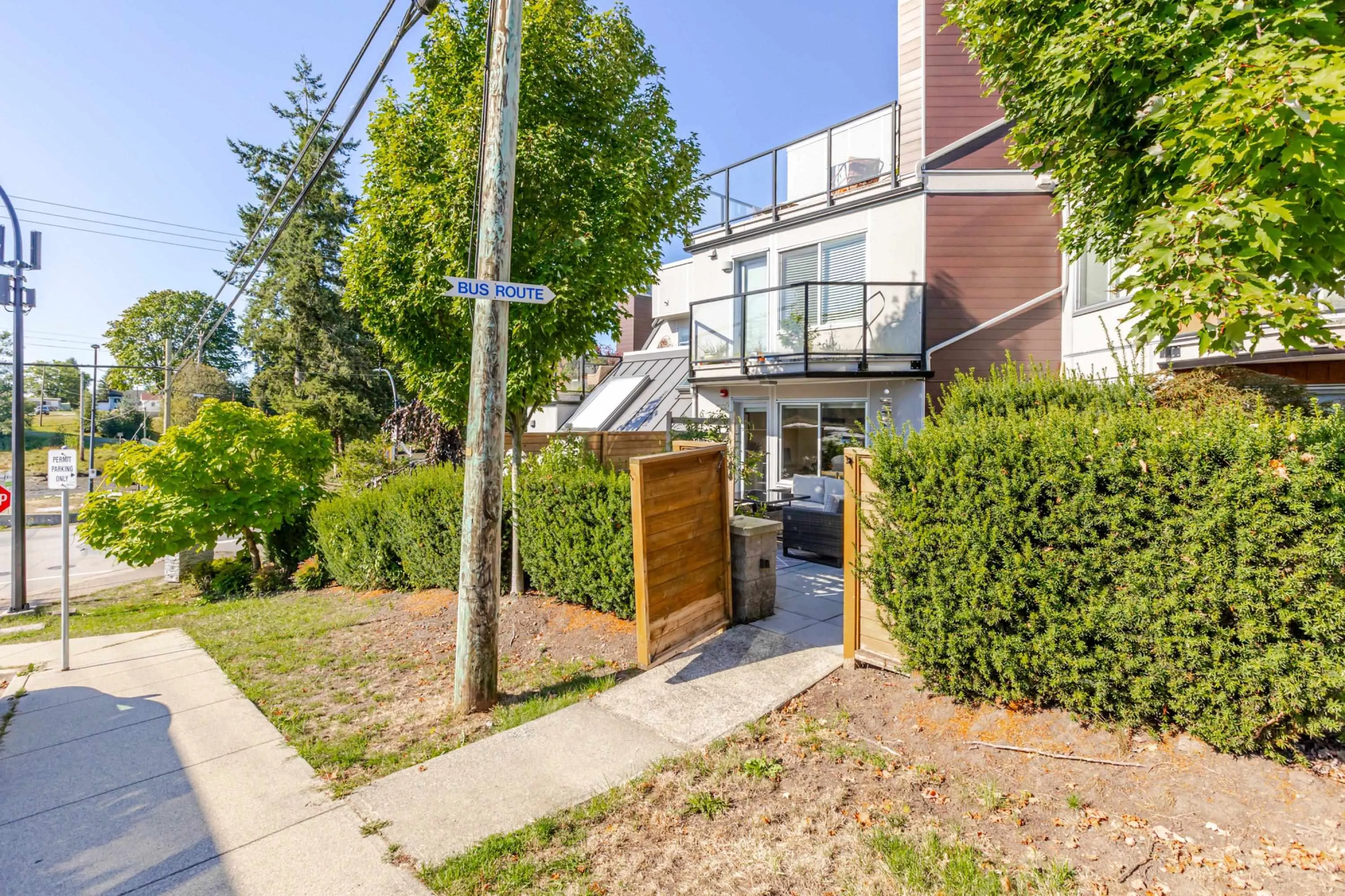 3 15989 Marine Drive